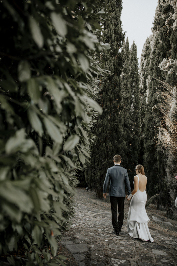 Bride and groom in the gardens of Villa La Vedetta