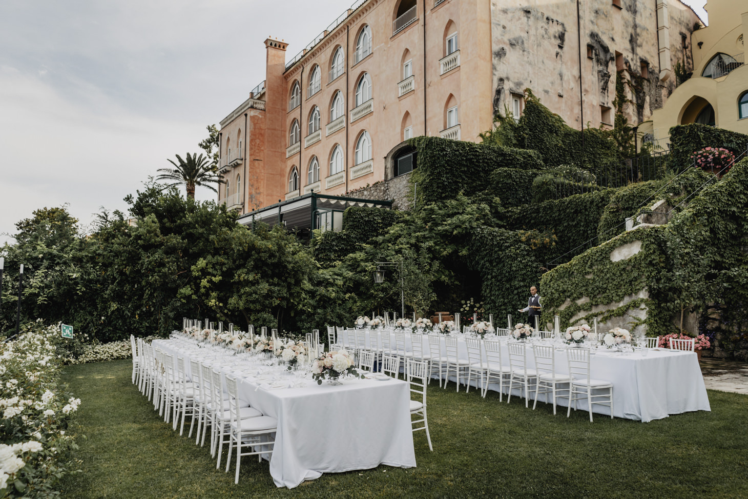 Wedding banquet on the terrace of Hotel Caruso
