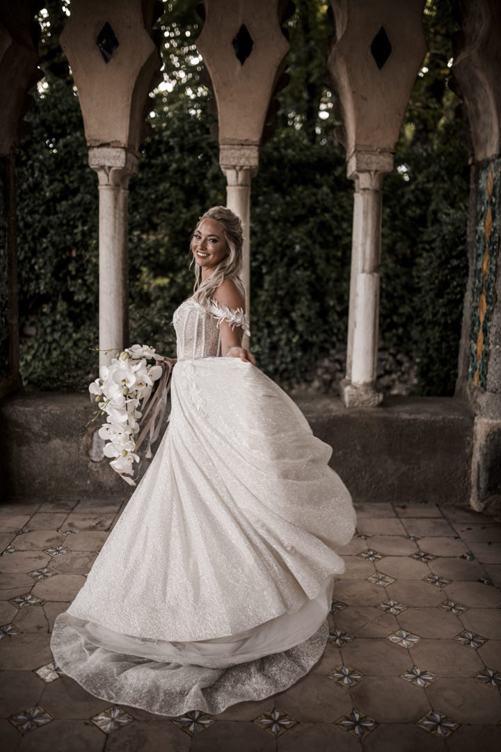 Bride in the gardens of Villa Cimbrone