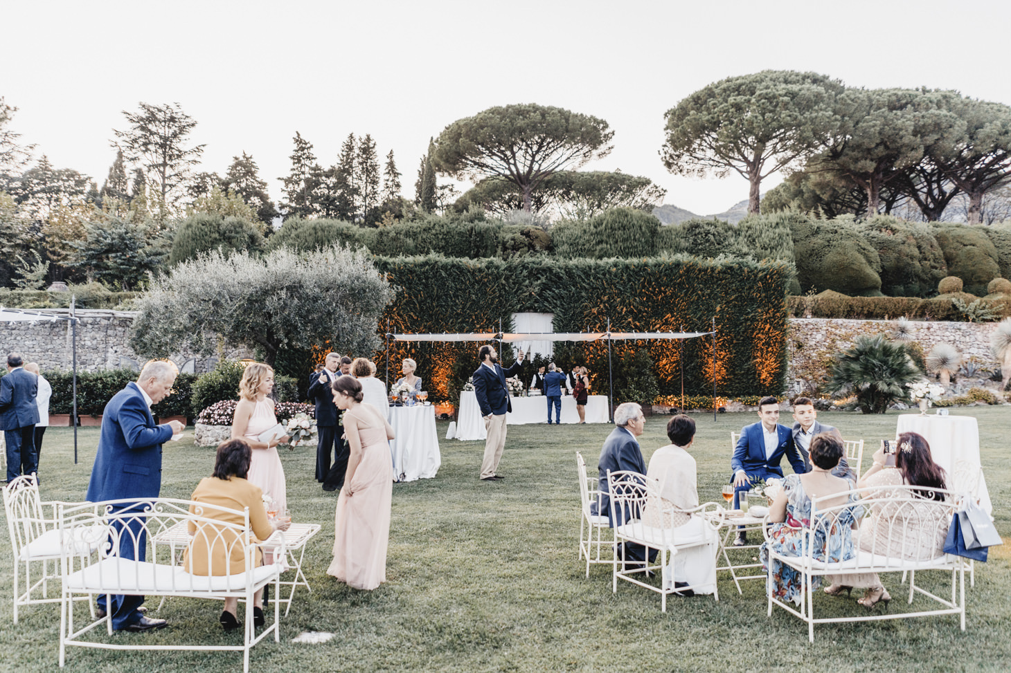 Wedding cocktail in the gardens of Villa Cimbrone