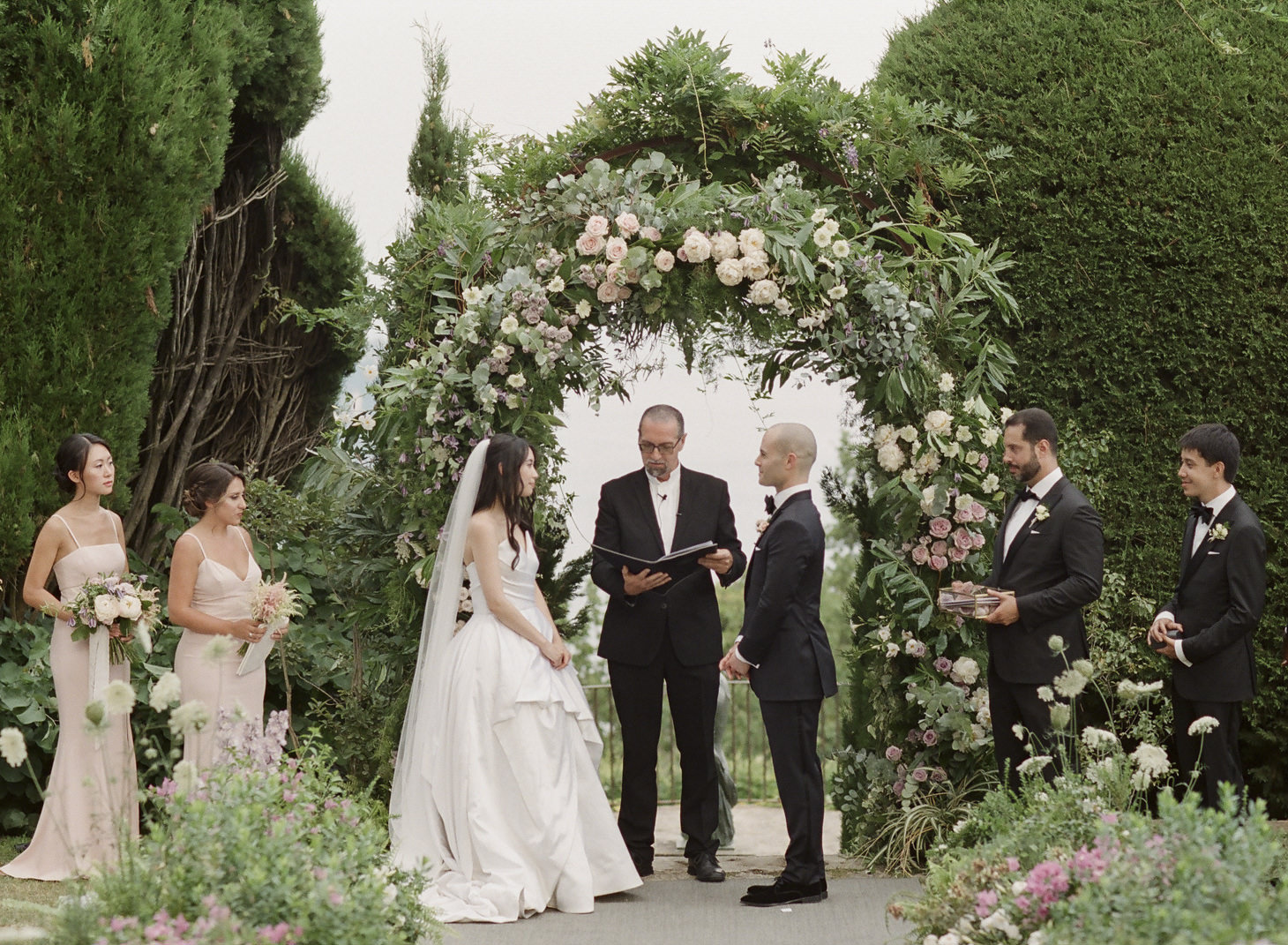 Symbolic wedding in the gardens of Villa Cimbrone