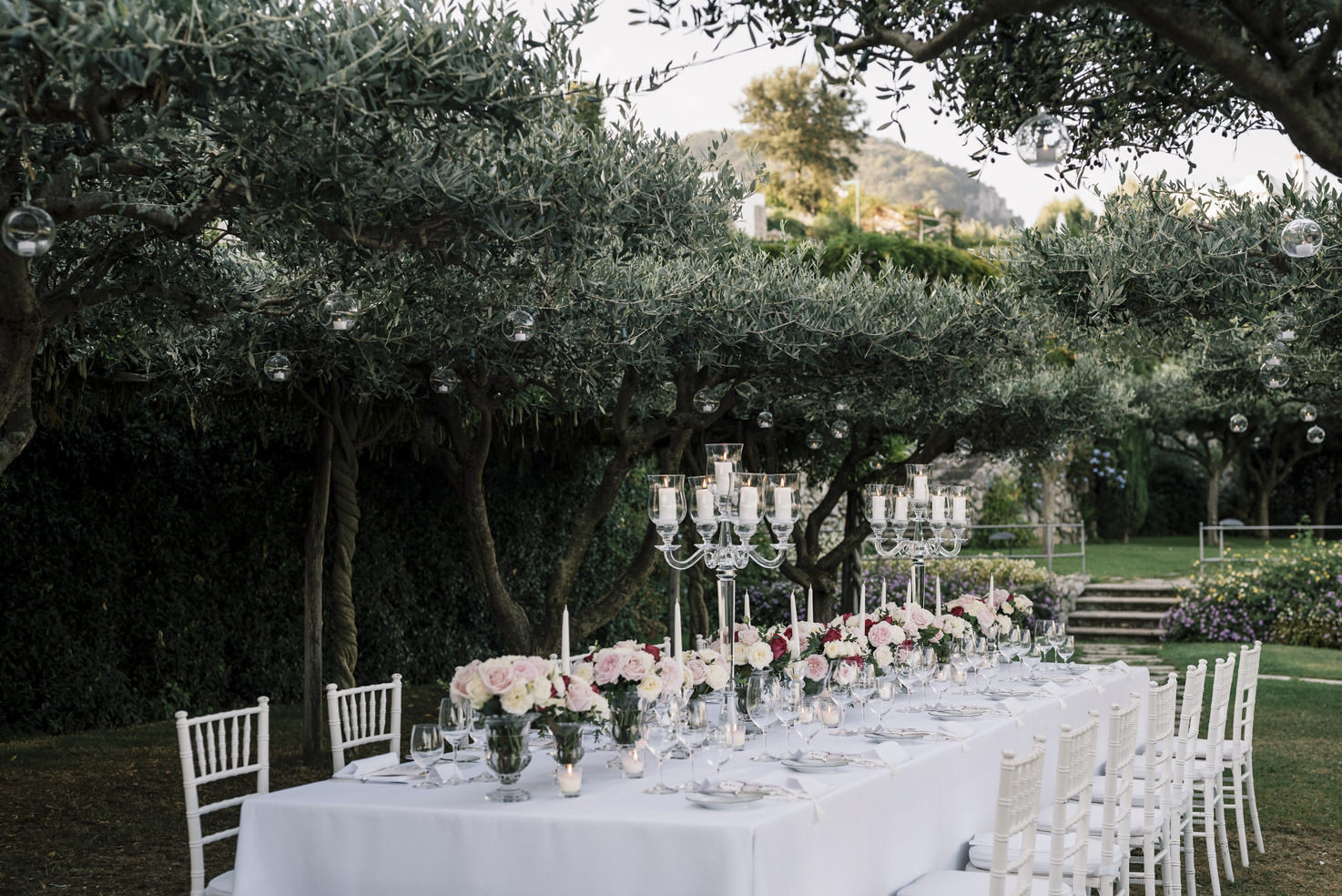 Wedding reception in the garden of Hotel Caruso