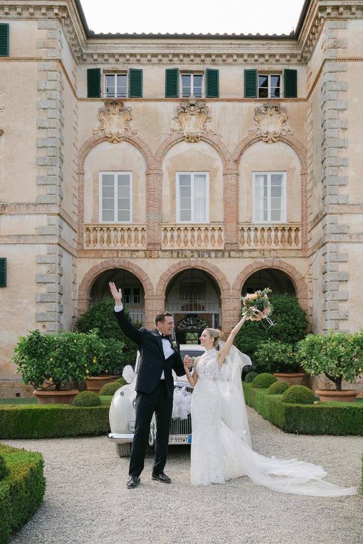 Newlyweds celebrating in Villa Cetinale Tuscany