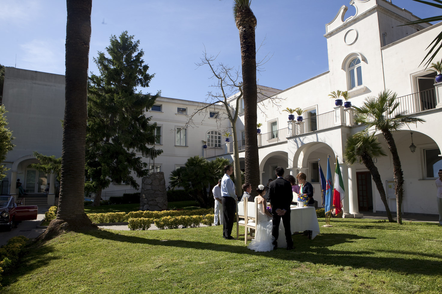 Civil ceremony in the gardens of Anacapri Town Hall