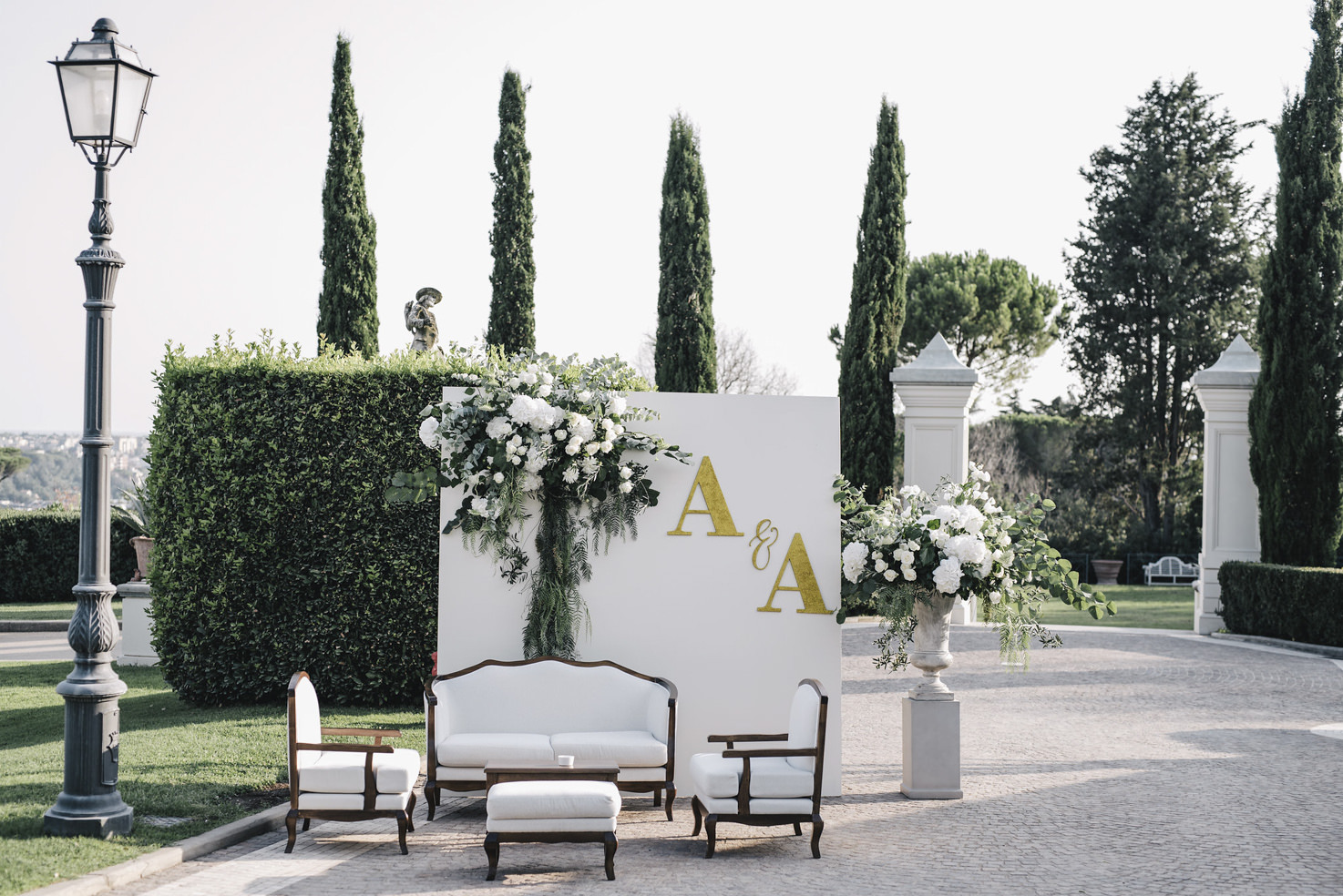 Wedding cocktail in the gardens of Villa Miani