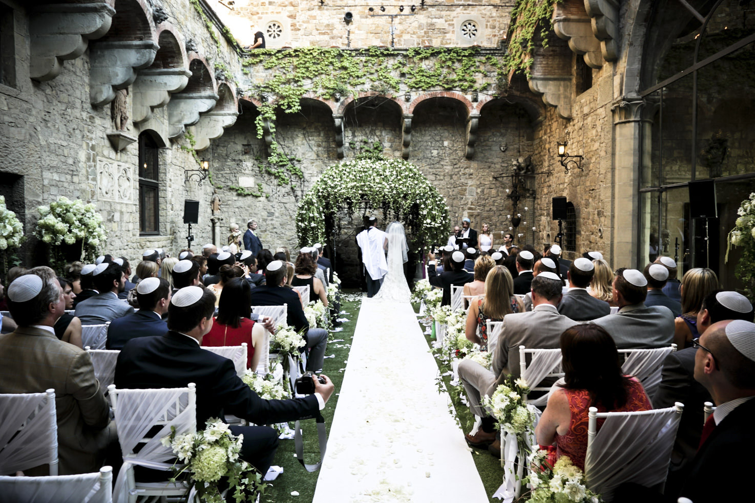 Jewish ceremony in a castle near Florence