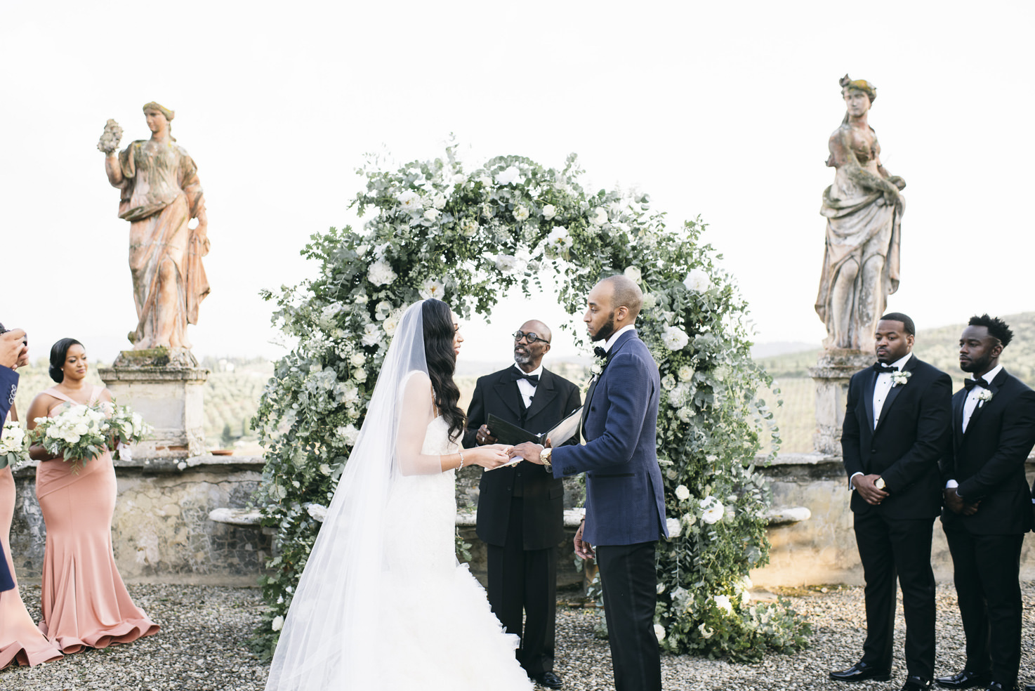 Wedding ceremony in the gardens of Villa Corsini