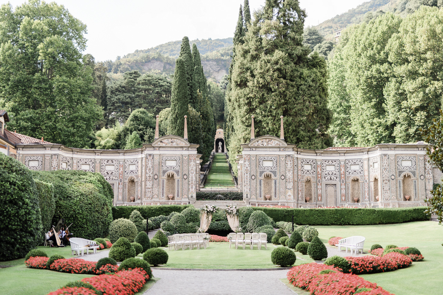 Wedding ceremony in the gardens of Villa D'Este