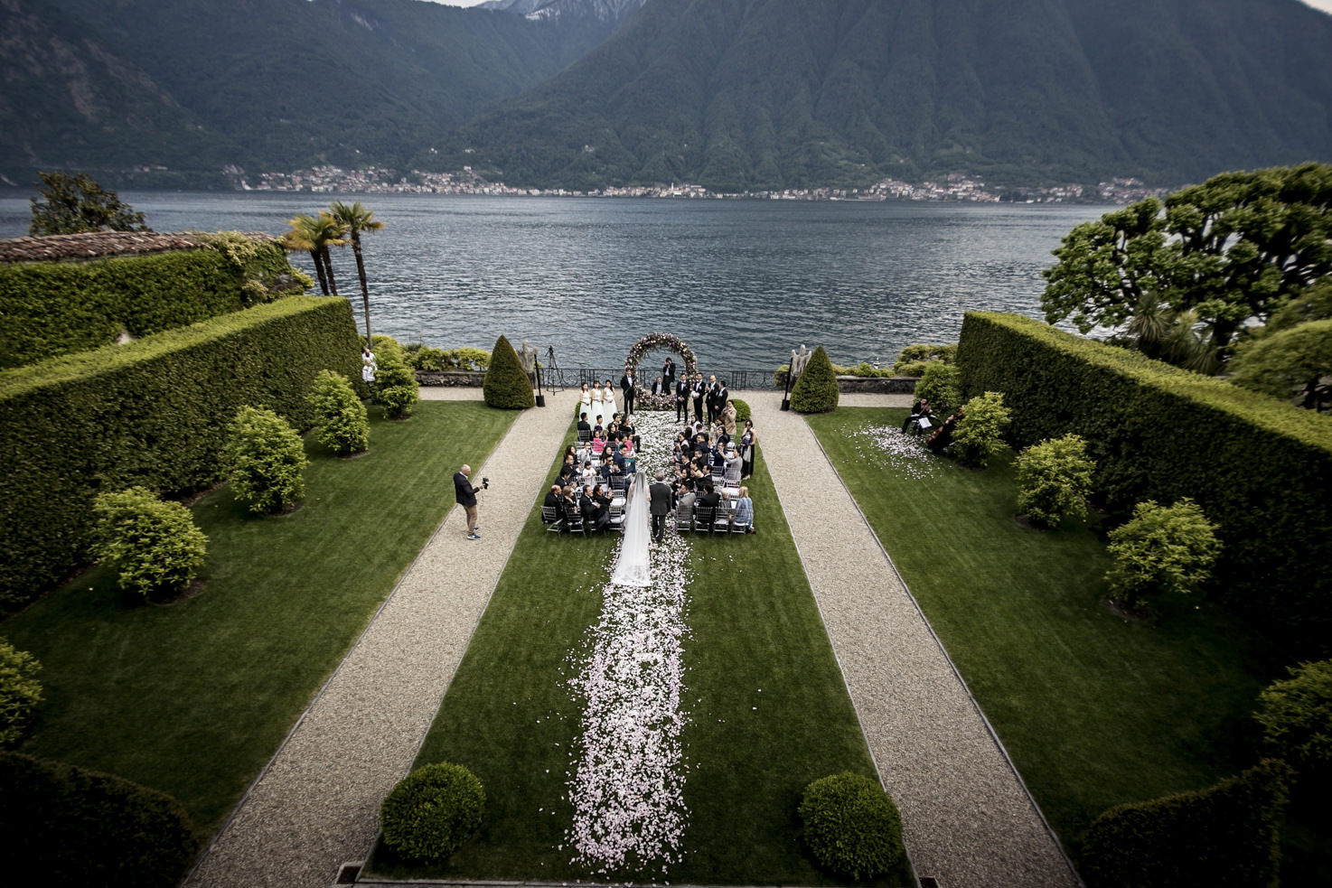 Destination wedding on Lake Como