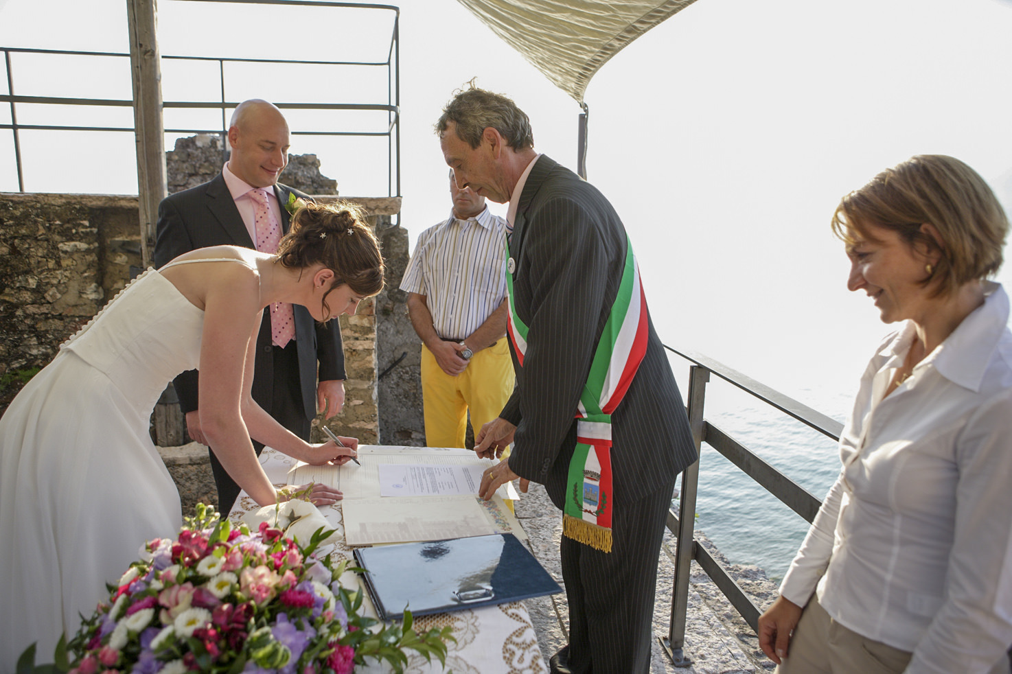 Civil ceremony on a terrace at Torri del Benaco