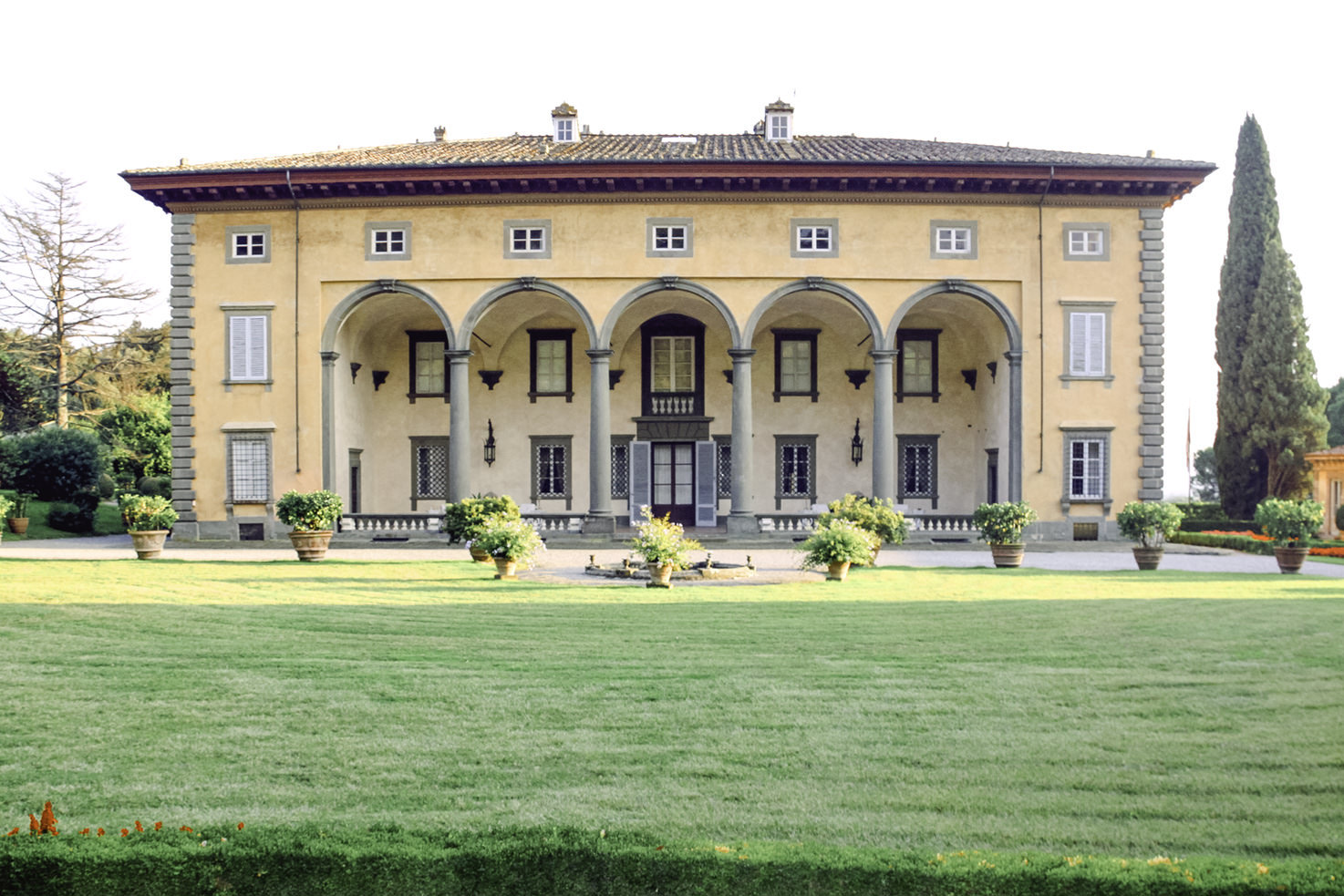 Villa Oliva for destination weddings in Lucca