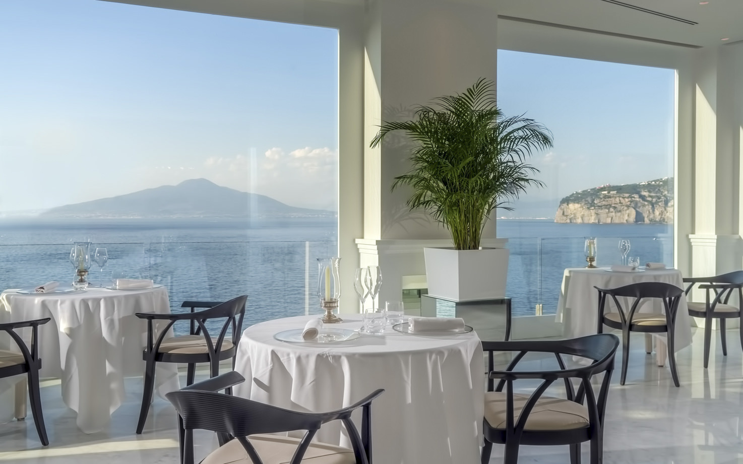 Restaurant with sea view over Mt. Vesuvius