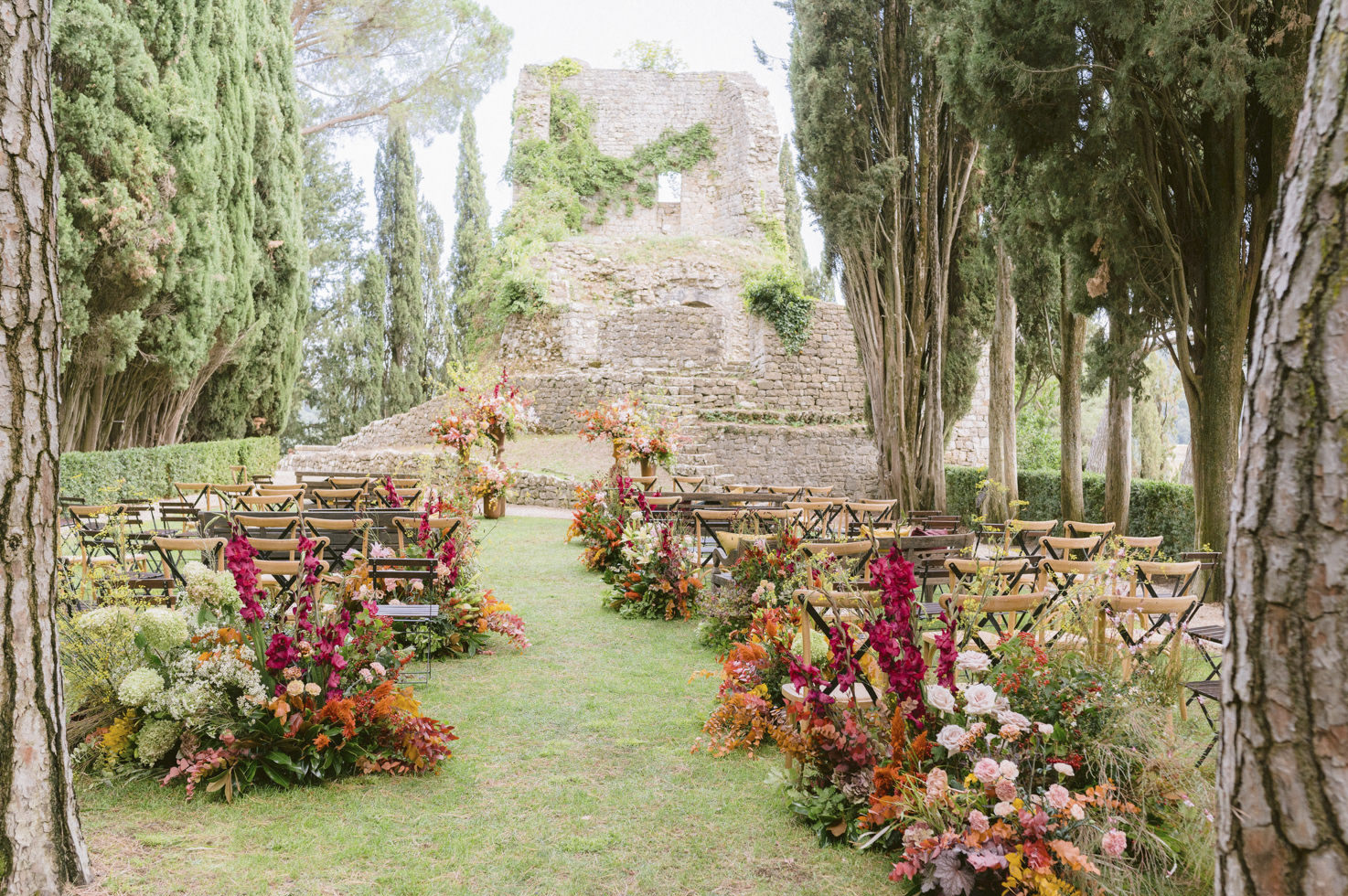 Wedding ceremony in the gardens of Castiglion del Bosco