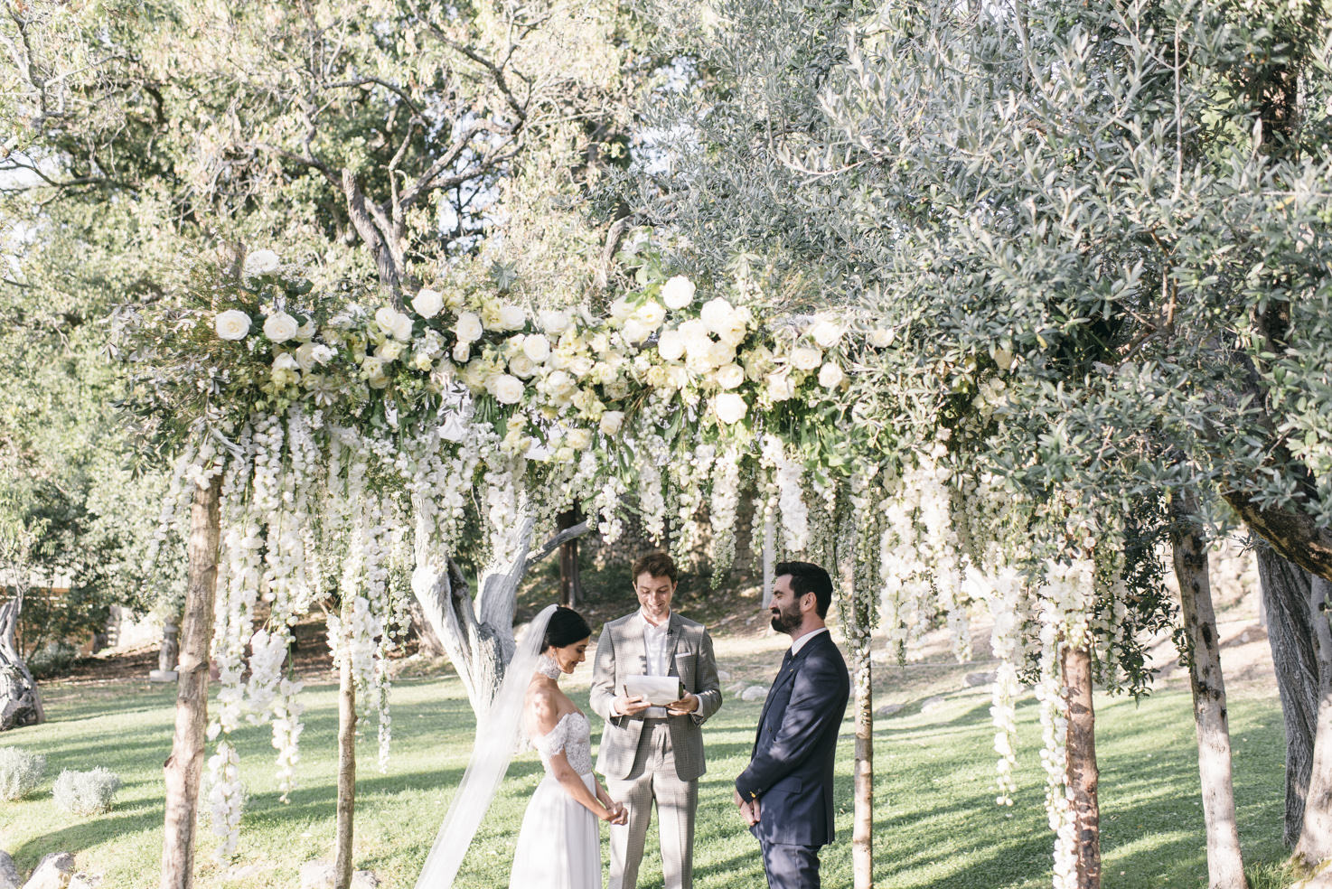 Wedding ceremony at Castello di Vicarello