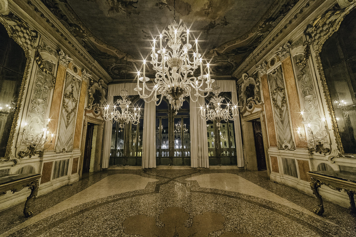 Palazzo Pisani Moretta, ballroom