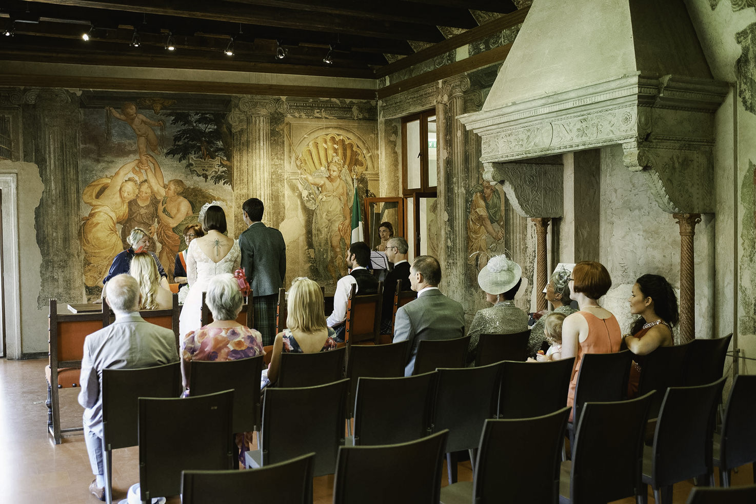 Civil ceremony at Sala Guarienti in Verona (Juliet's Tomb)