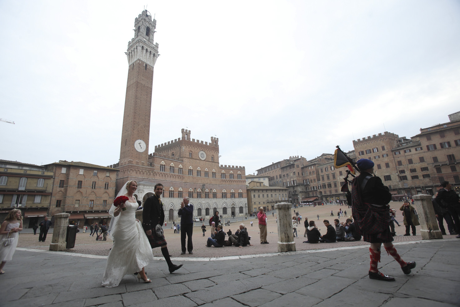 Bridal couple in Siena