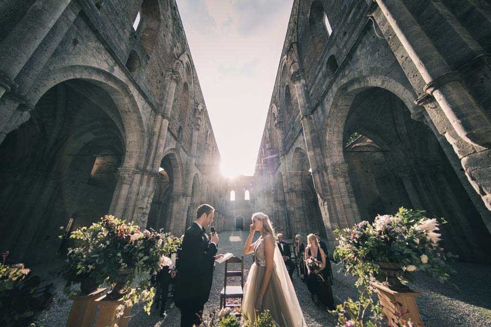 Wedding at San Galgano in Tuscany: Where the Sky is the Ceiling ...