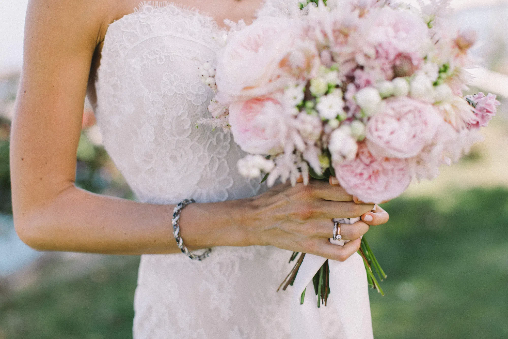 Bridal bouquet in pink and white