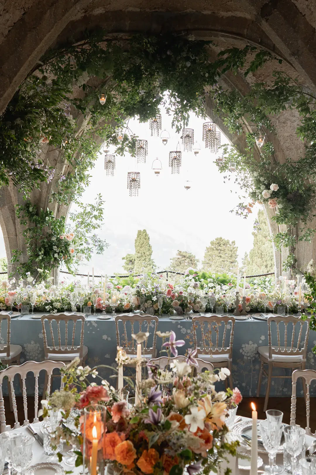 tablesetting and floral decors for wedding dinner in Ravello
