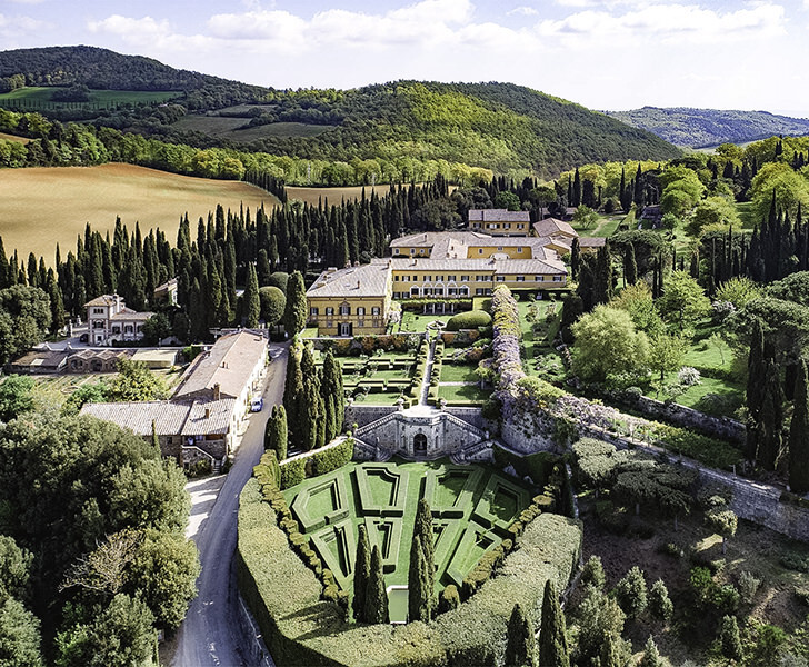 Classy and elegant weddings at La Foce, Tuscany