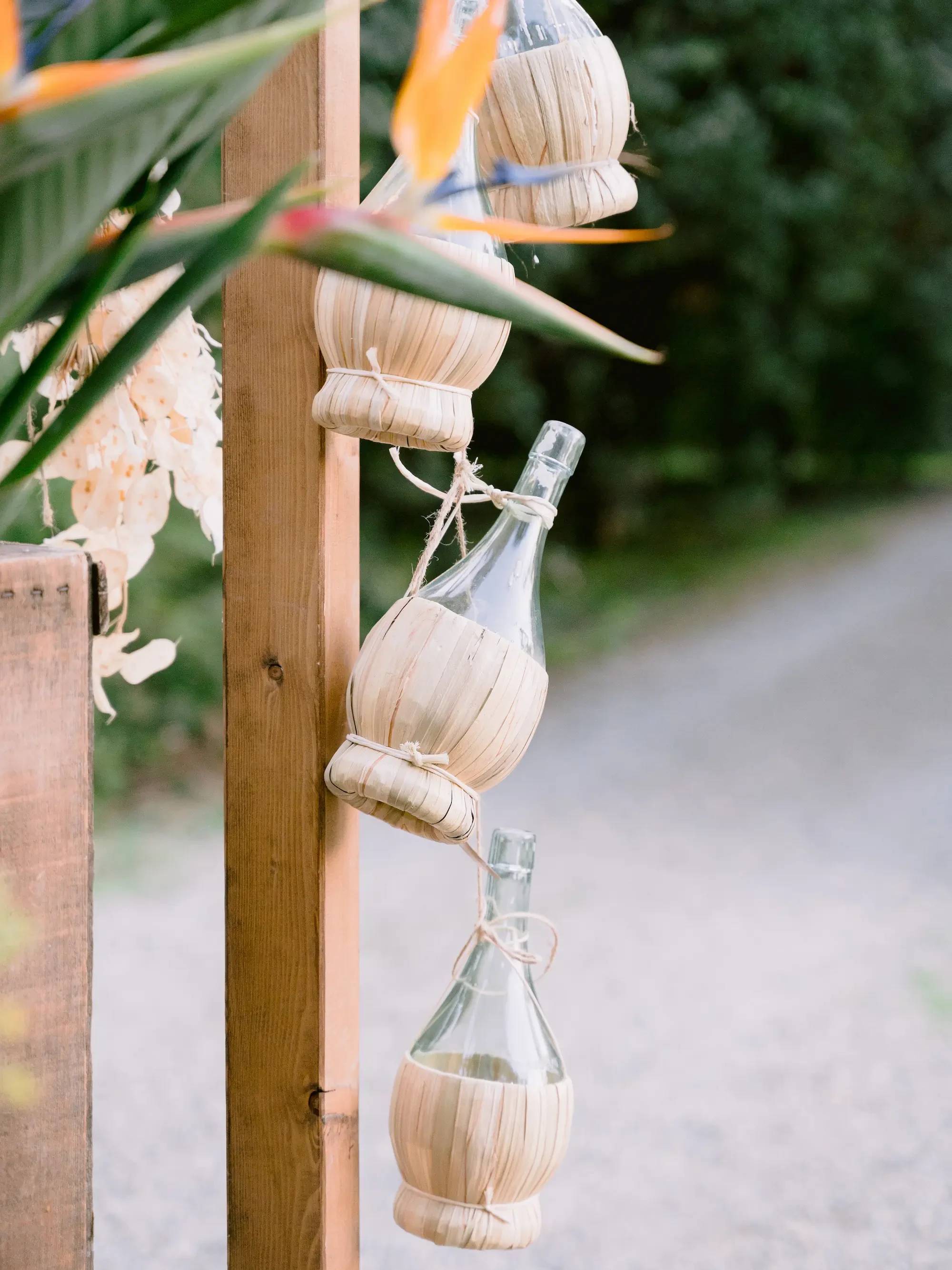 wine jars decoration for welcome dinner at Tenuta Bichi Borghesi in siena