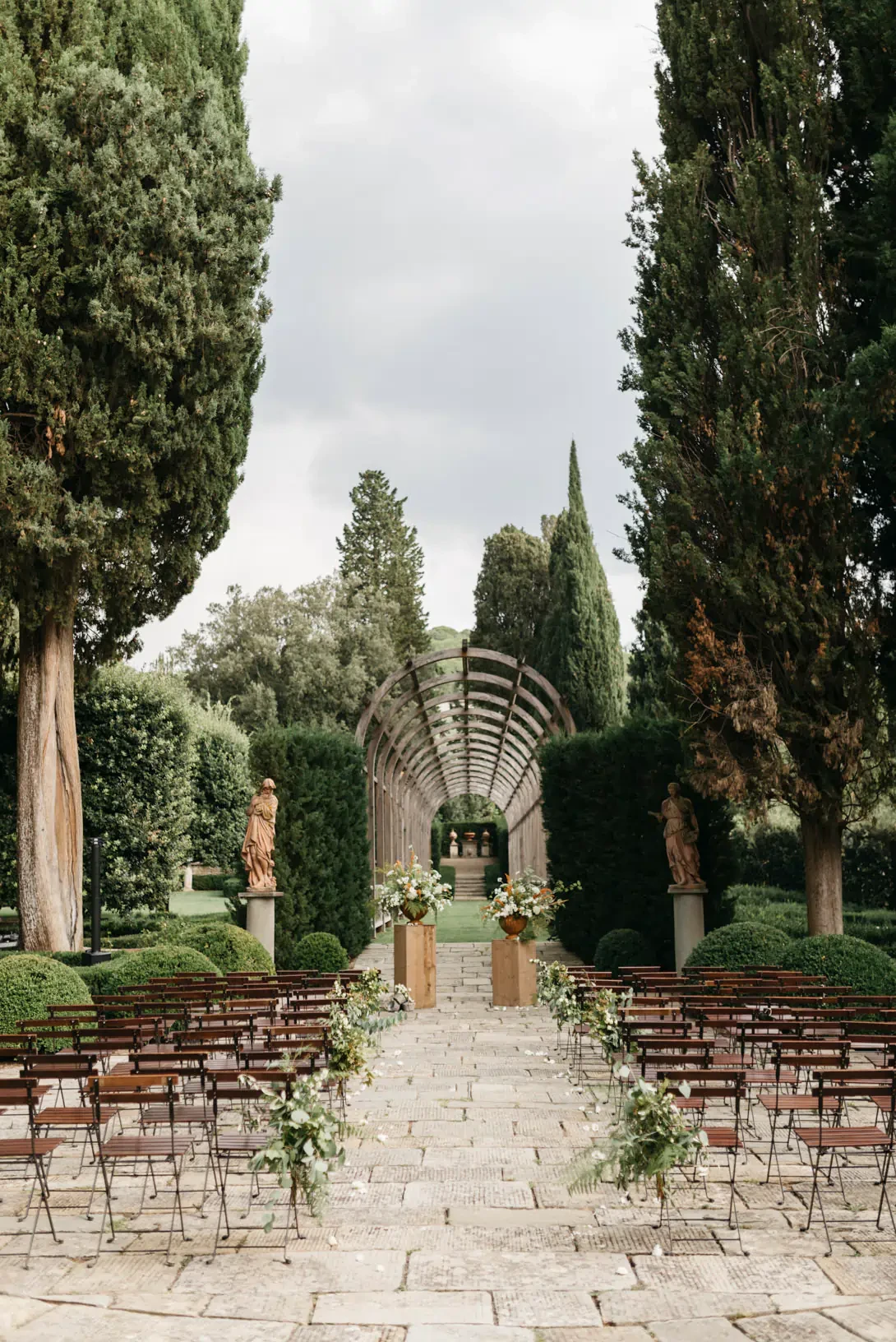 Outdoor wedding ceremony in Tuscany