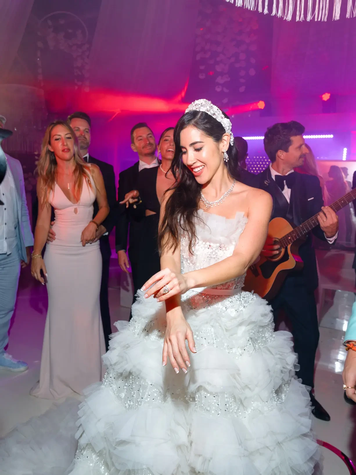 bride dance at wedding party in Villa Balbiano
