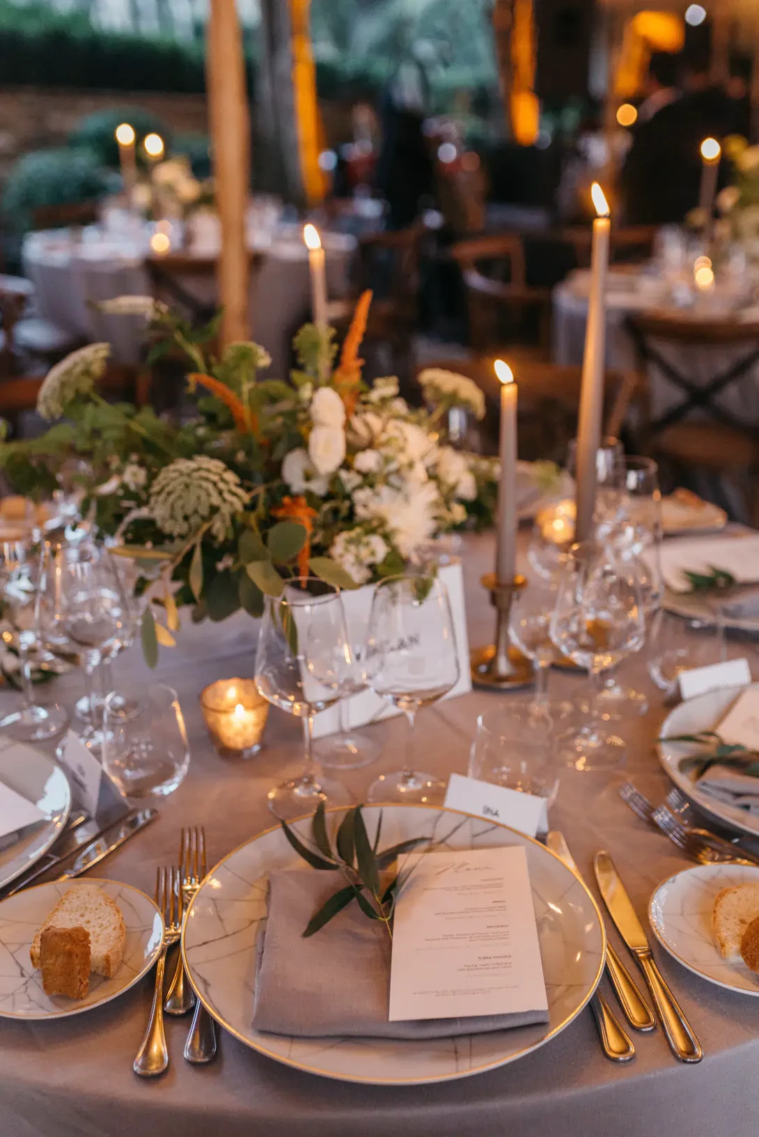 Wedding reception table setting