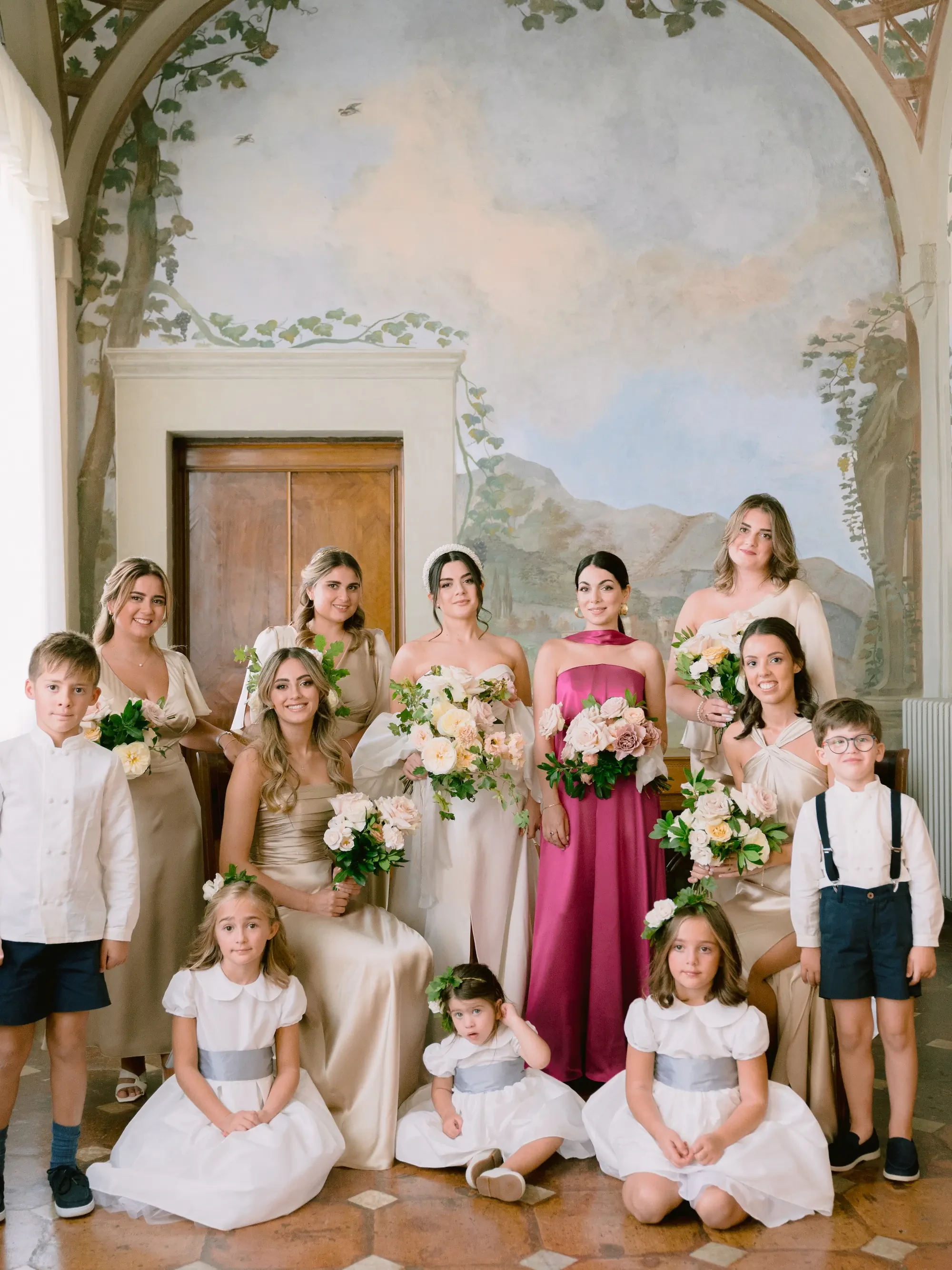 Bride portrait with families in of Villa Cetinale in Siena