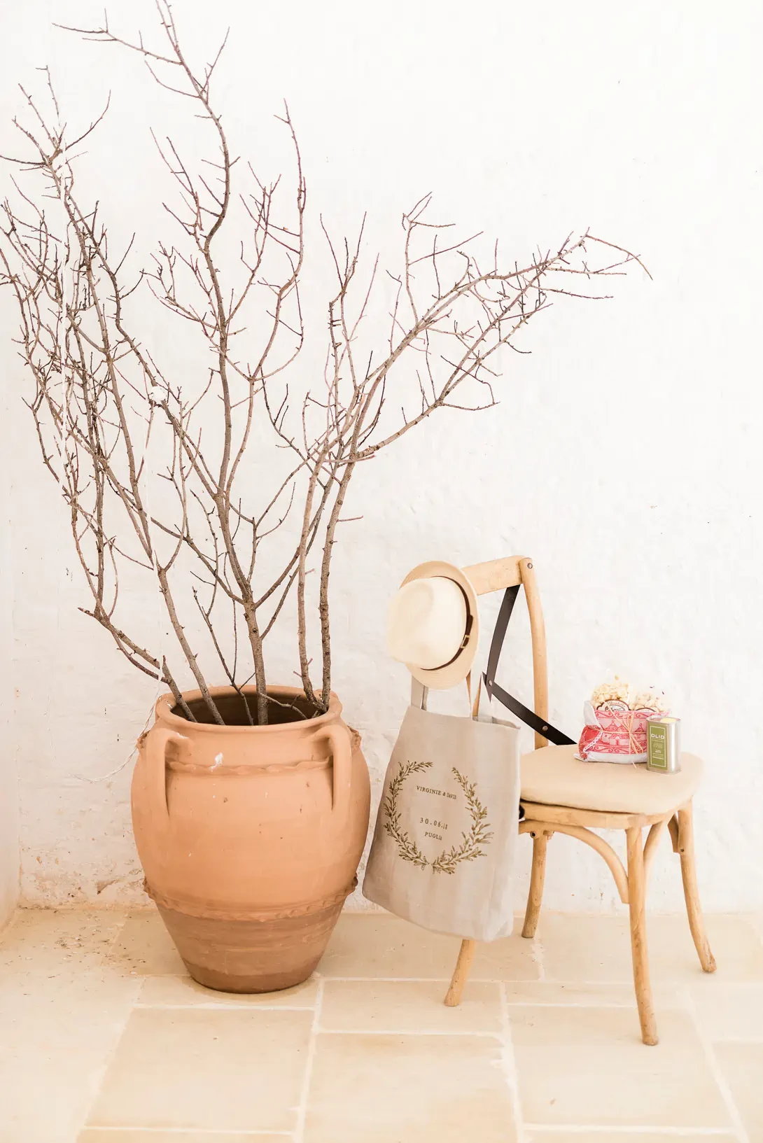 Terracotta vase and welcome bag