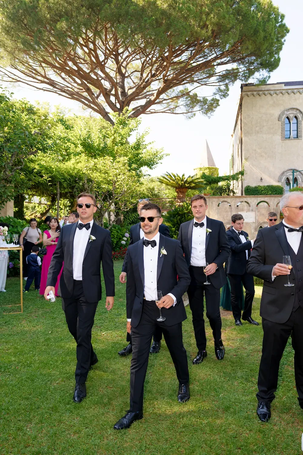 guests arrival at the wedding ceremony in Villa Cimbrone in Ravello