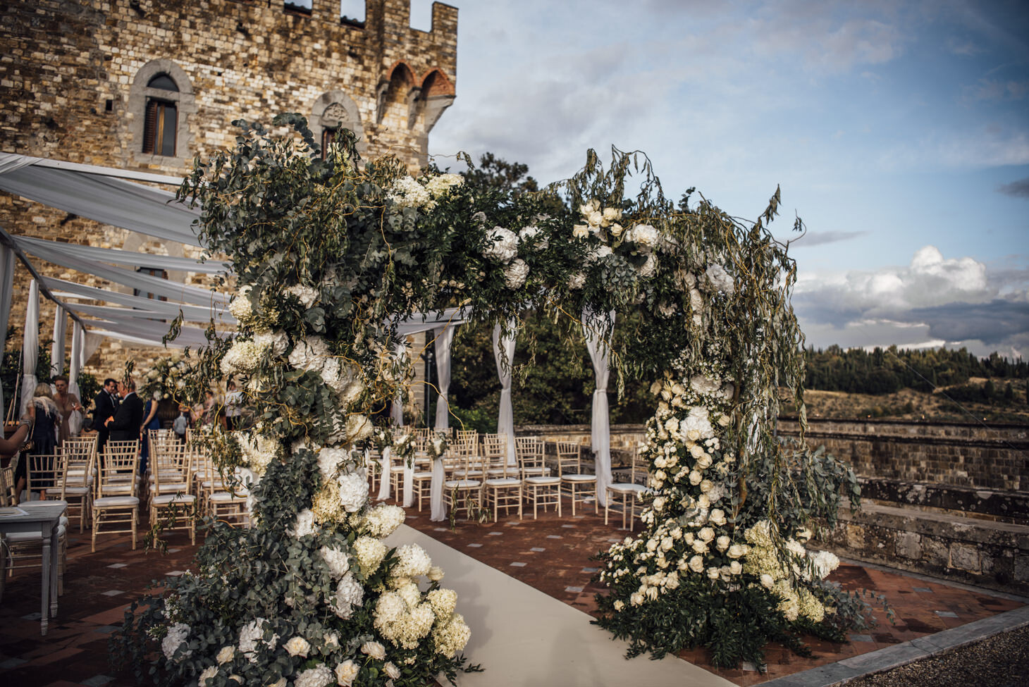 Symbolic ceremony at Vincigliata Castle