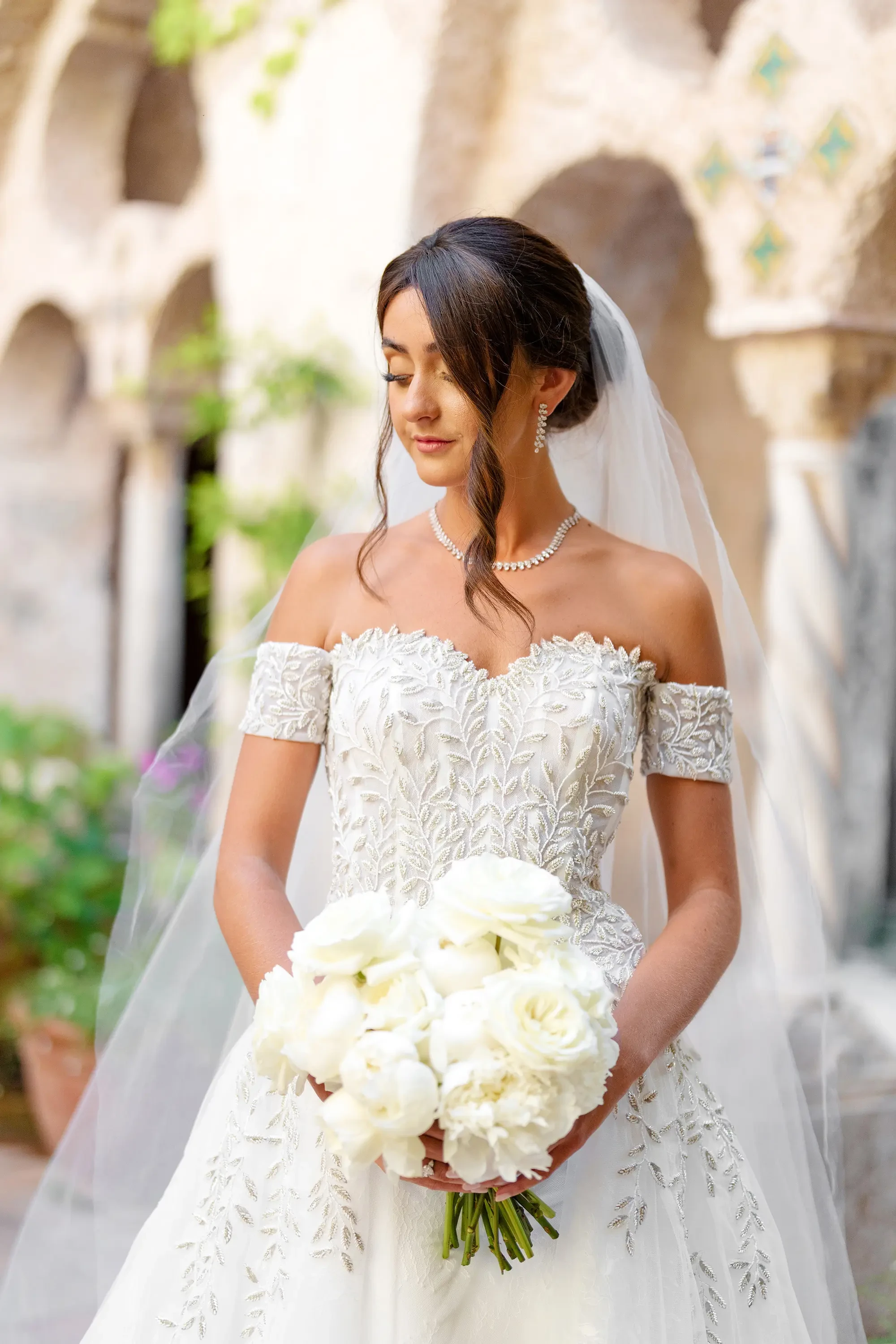 Bride portrait with bouquet before the wedding ceremony in Ravello