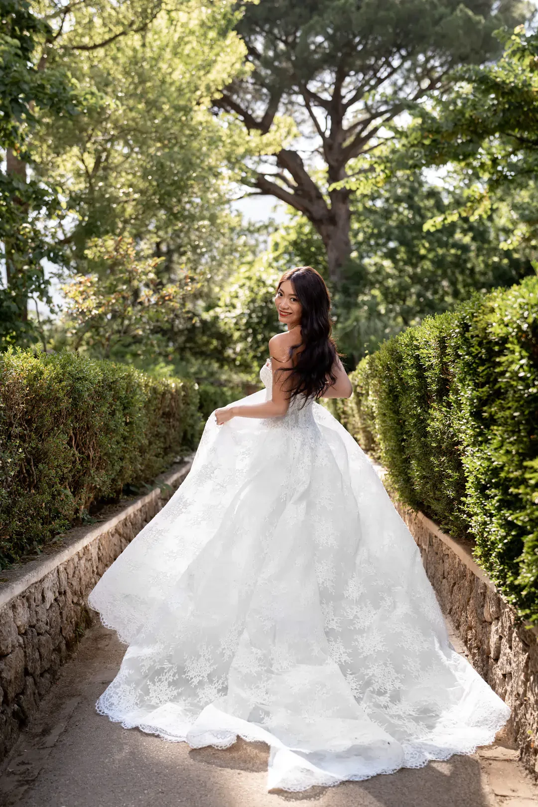 Bride's portrait before the wedding in the gardens of Villa Cimbrone Ravello