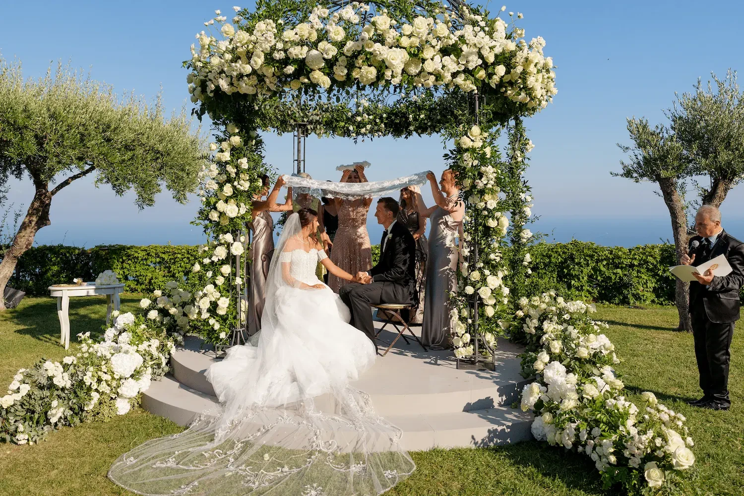 wedding ceremony in the gardens of Villa Cimbrone