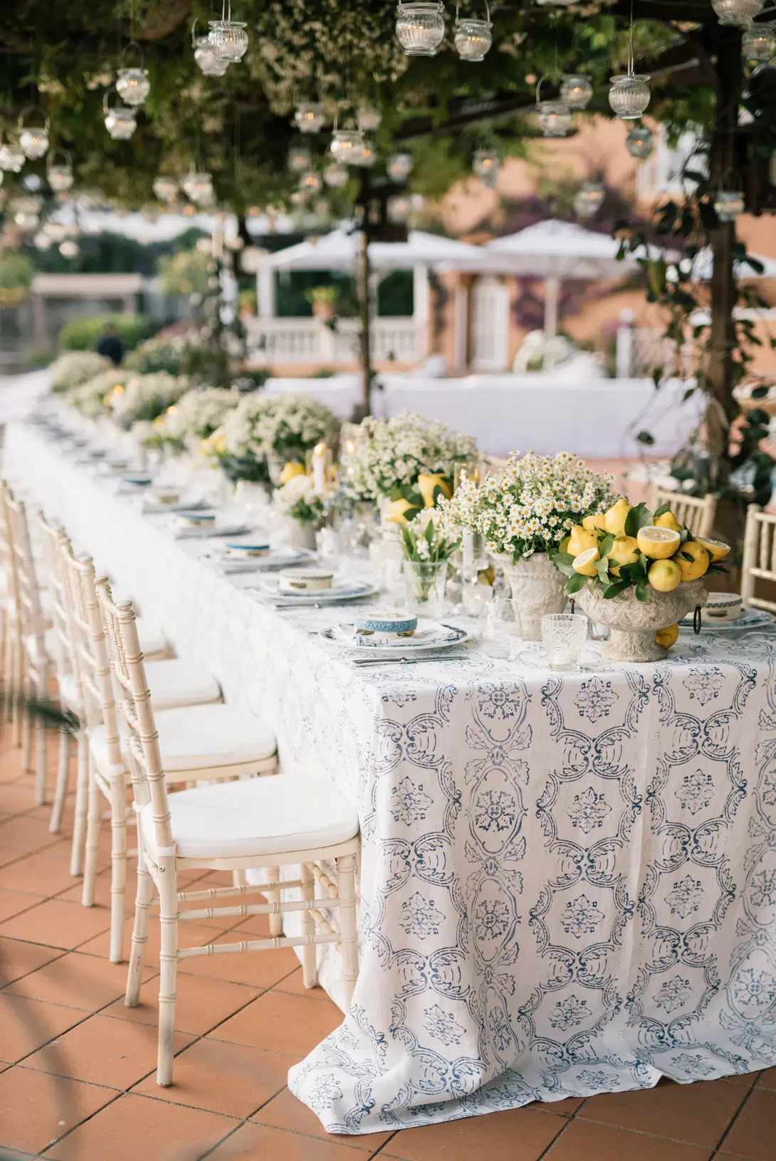 Decorations in white and blue