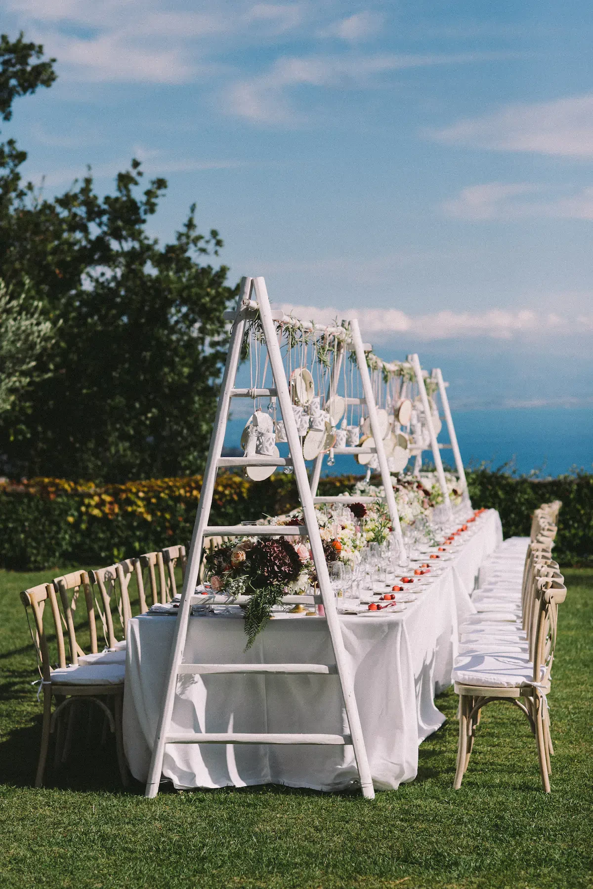 Long table in Apulian style