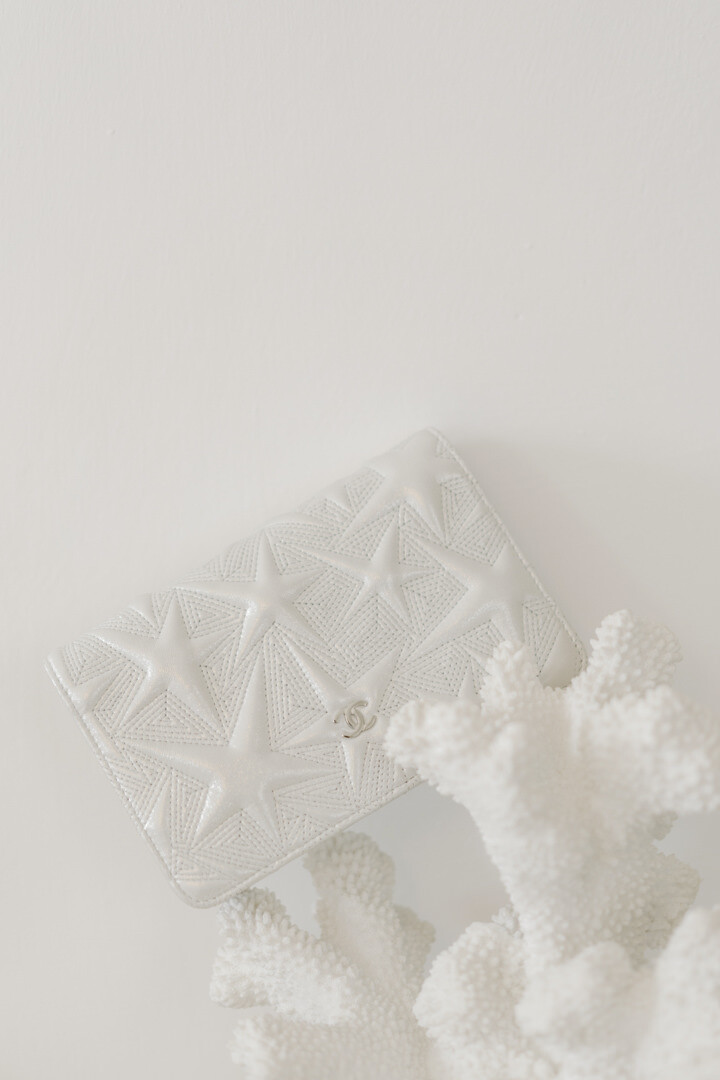 Chanel pochette for the bride