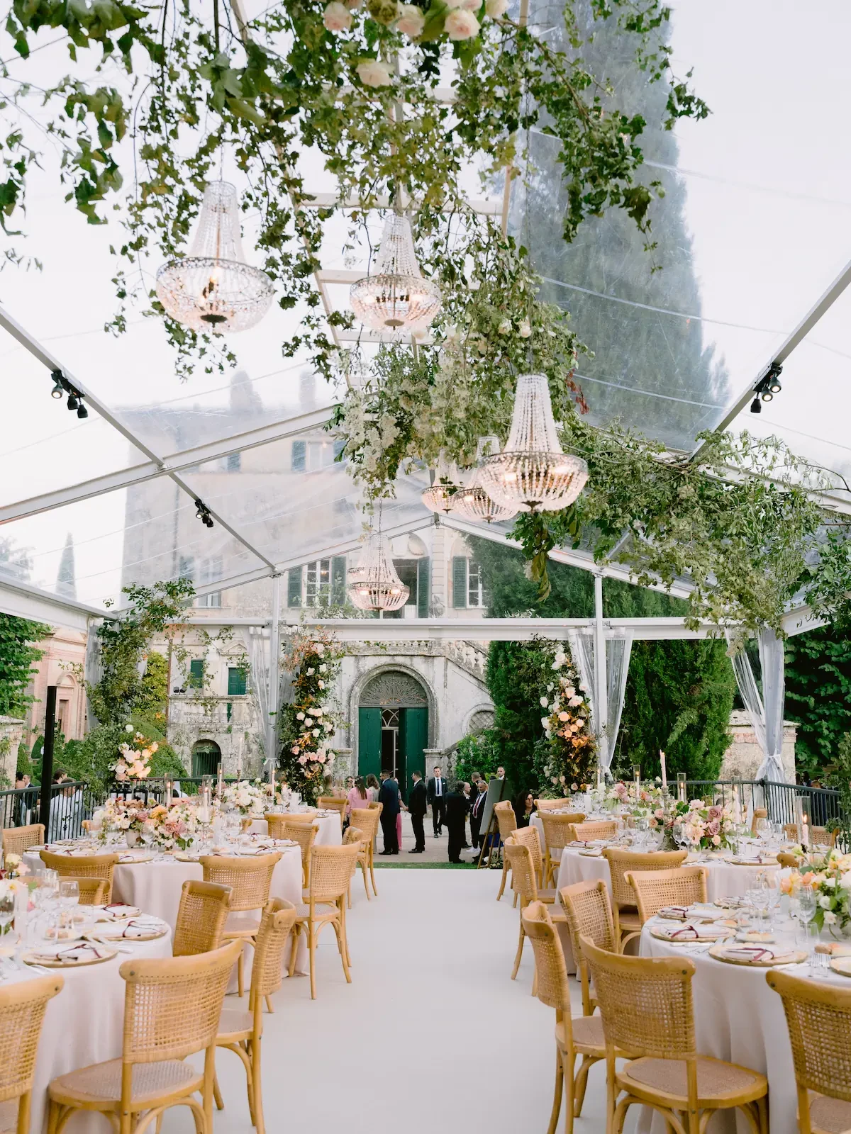 wedding tablesetting and floral decorations in Villa Cetinale garden hall