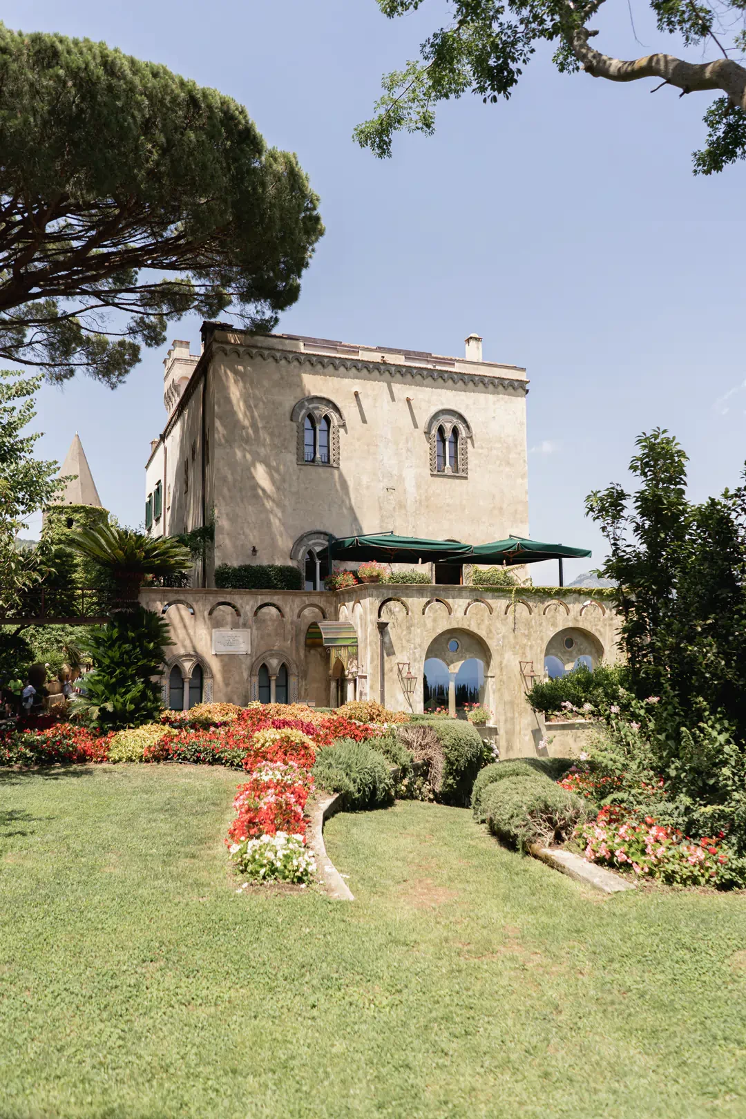 Wedding Floral decorations in the garden of Villa Cimbrone in Ravello