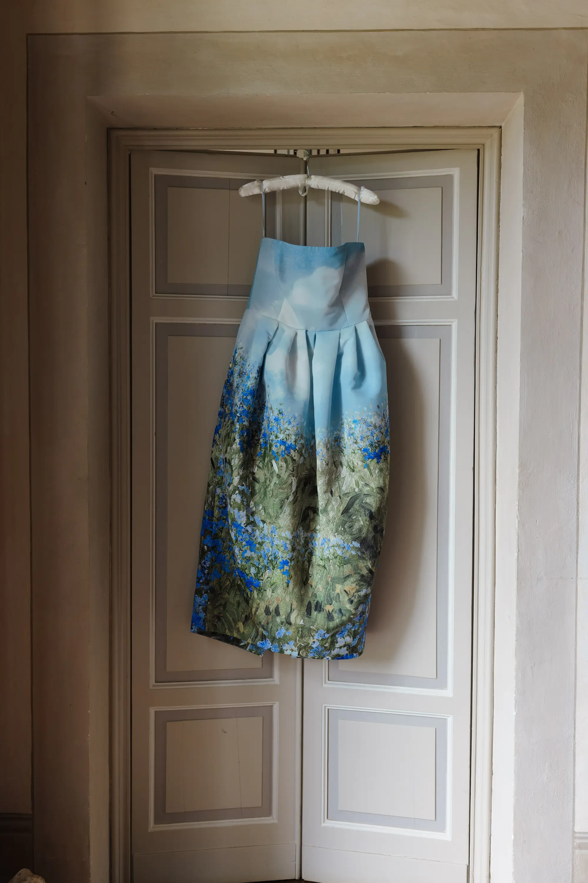 Bridal dress for wedding in Tuscany