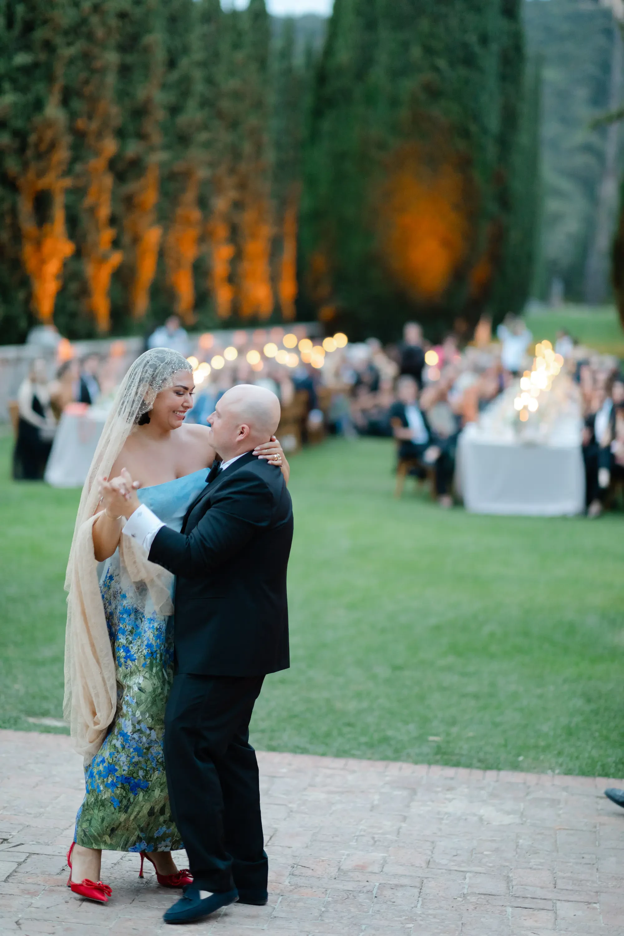 Newlyweds dancing at Villa Cetinale