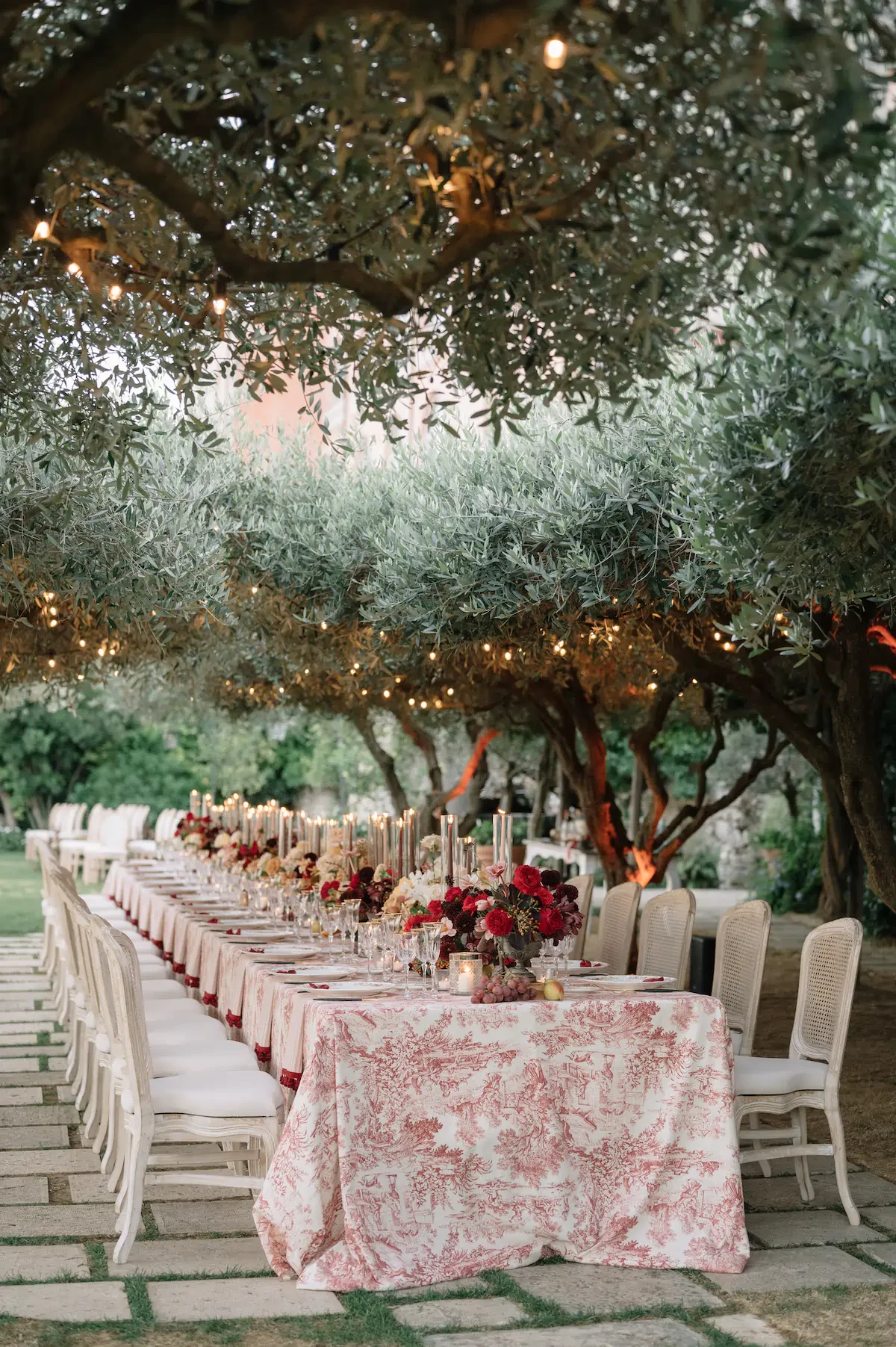 Exquisite Long Table for Wedding Reception at Hotel Caruso