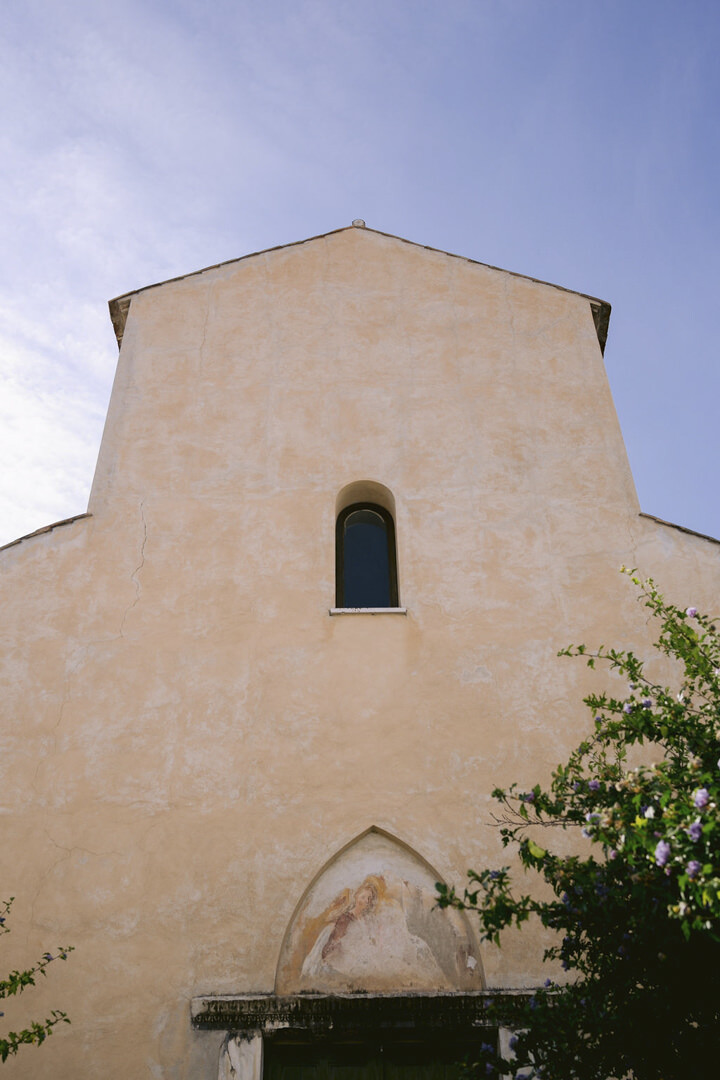 FaÃ§ade of the church of Santa Maria a Gradillo