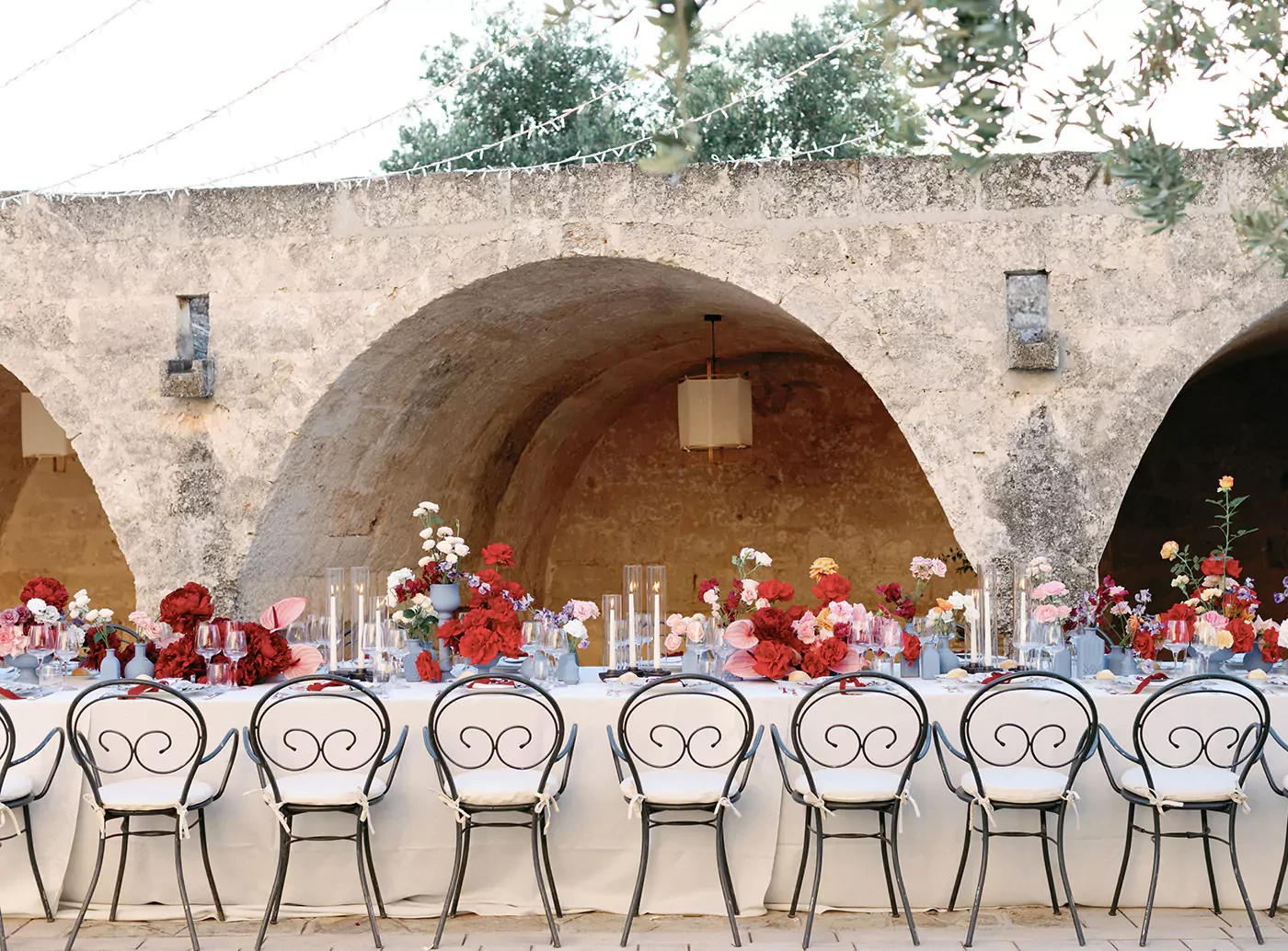 Tablescape decorations for reception at Masseria San Giovanni