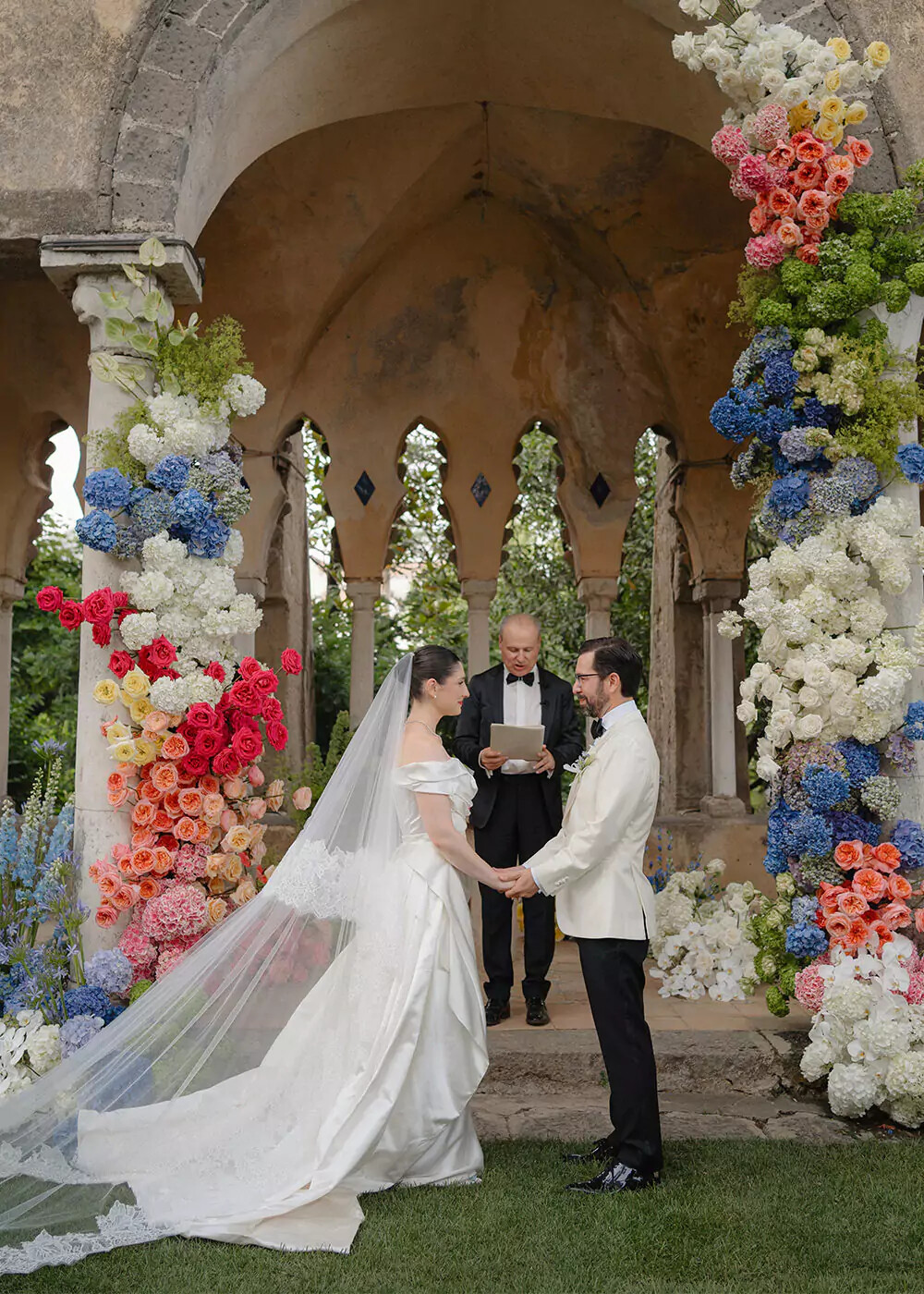 A day of dreams: Megan and Carlos' Wedding at Villa Cimbrone
