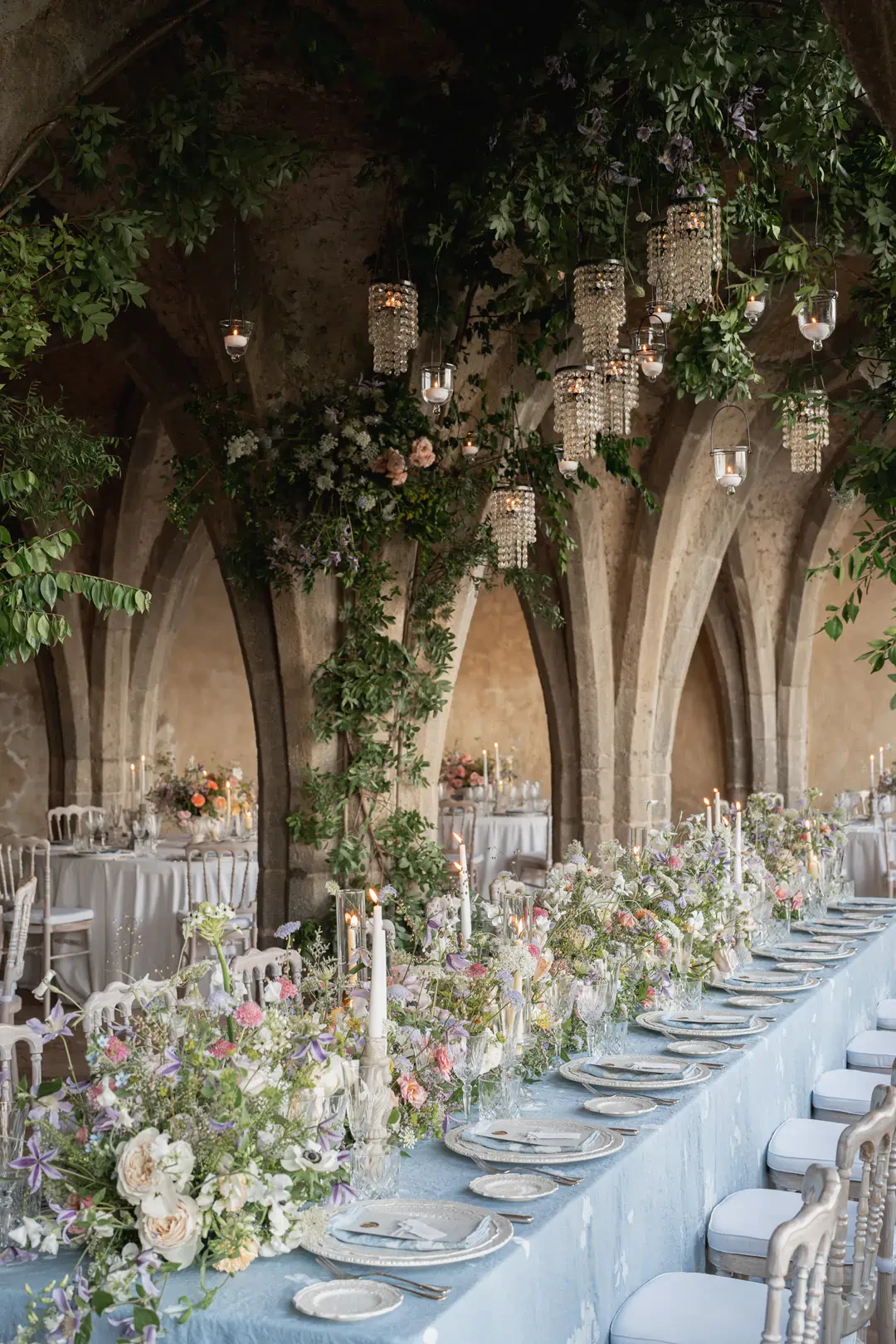 tablesetting and floral decors for wedding dinner in villa cimbrone in Ravello
