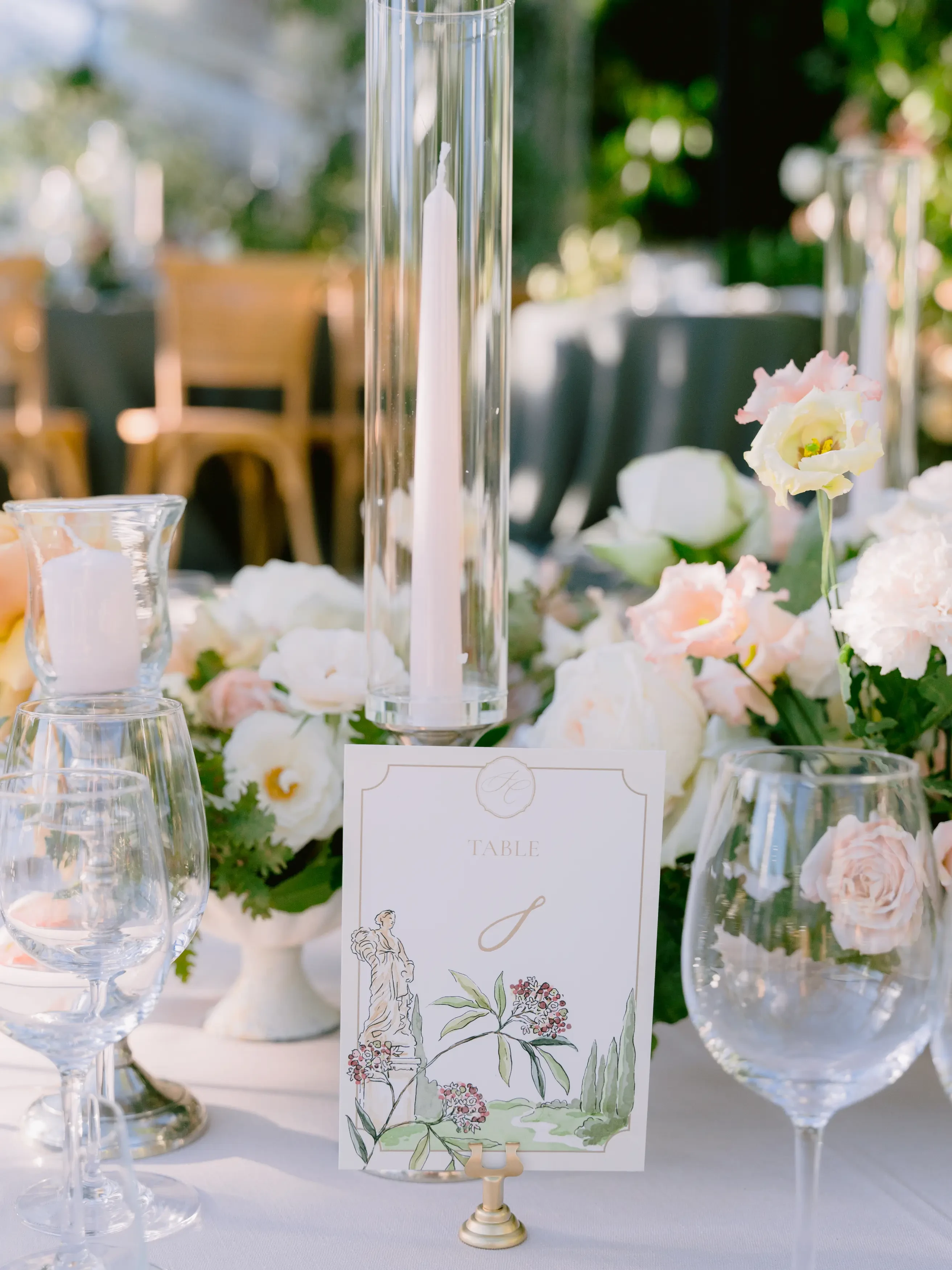 Decorations and details for wedding dinner in Siena