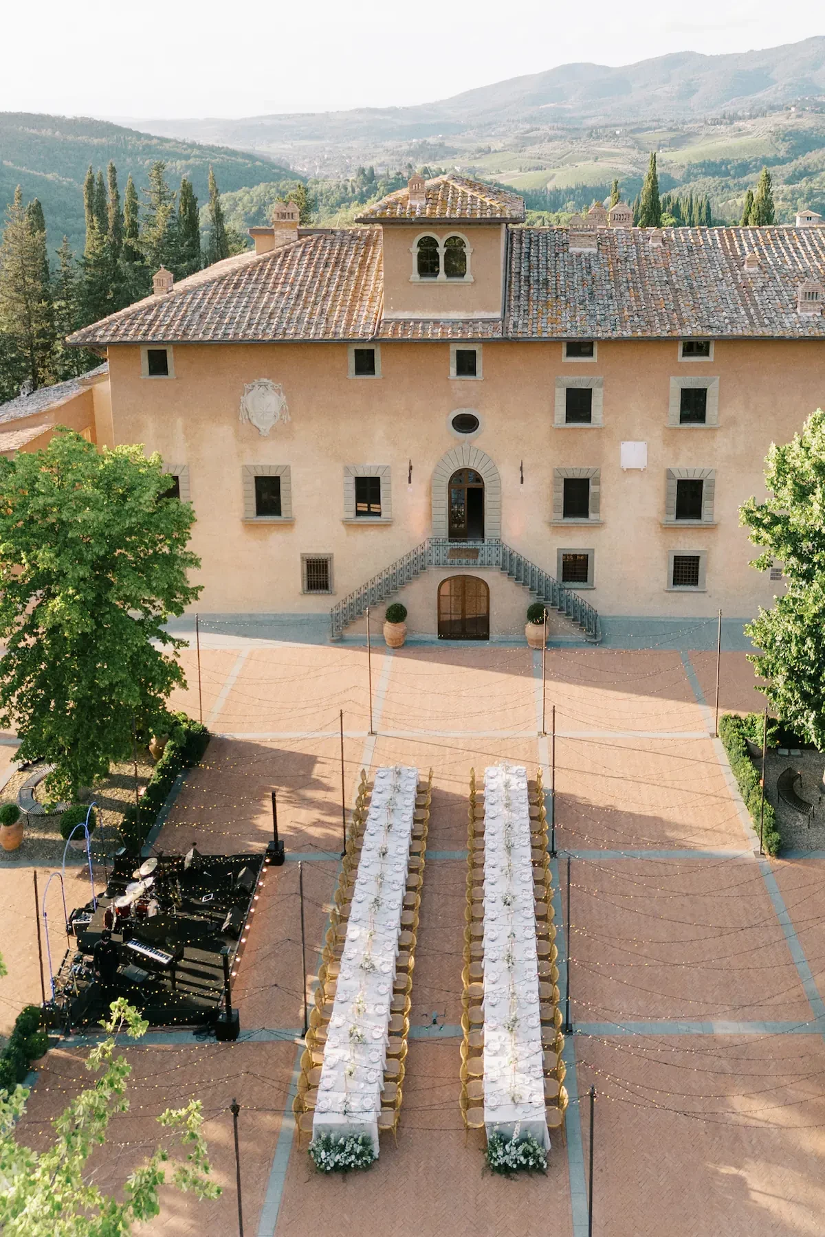 Reception Tables Courtyard Vignamaggio Tuscany